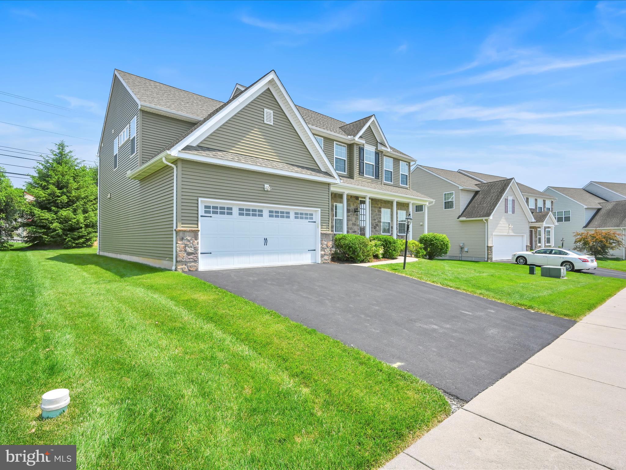 628 WARMINSTER LANE