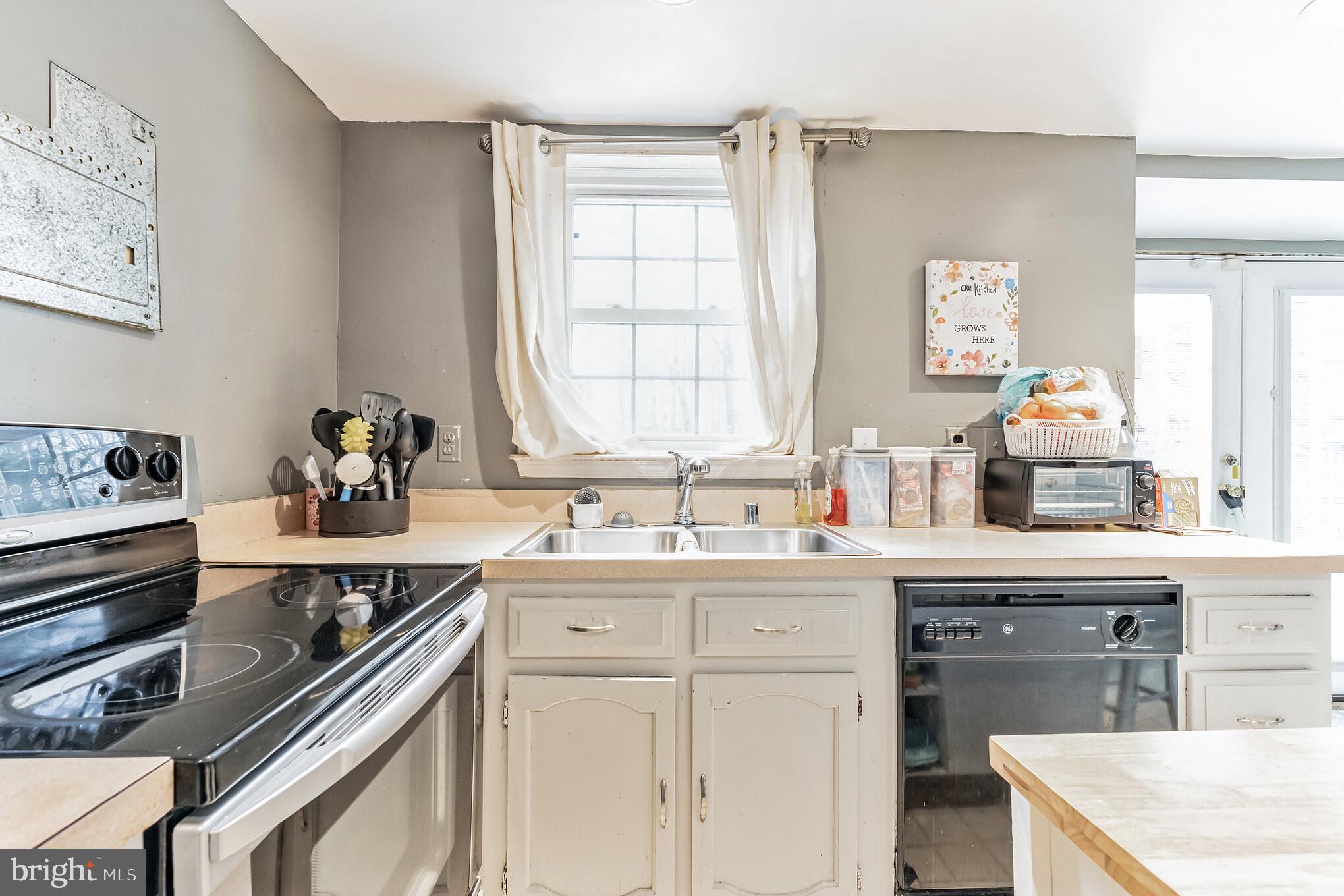 SINGING HILLS - Residential