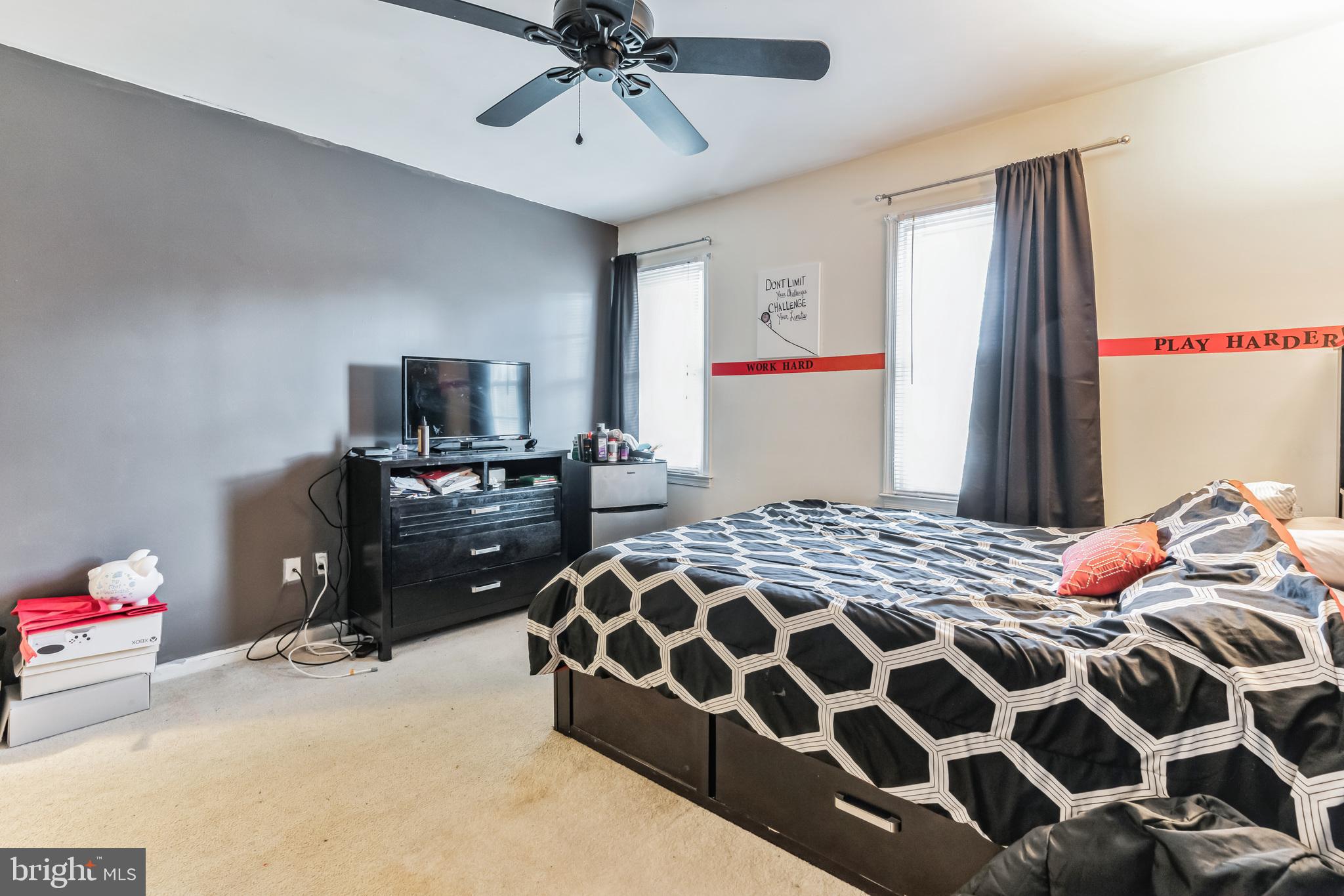 SINGING HILLS - Residential