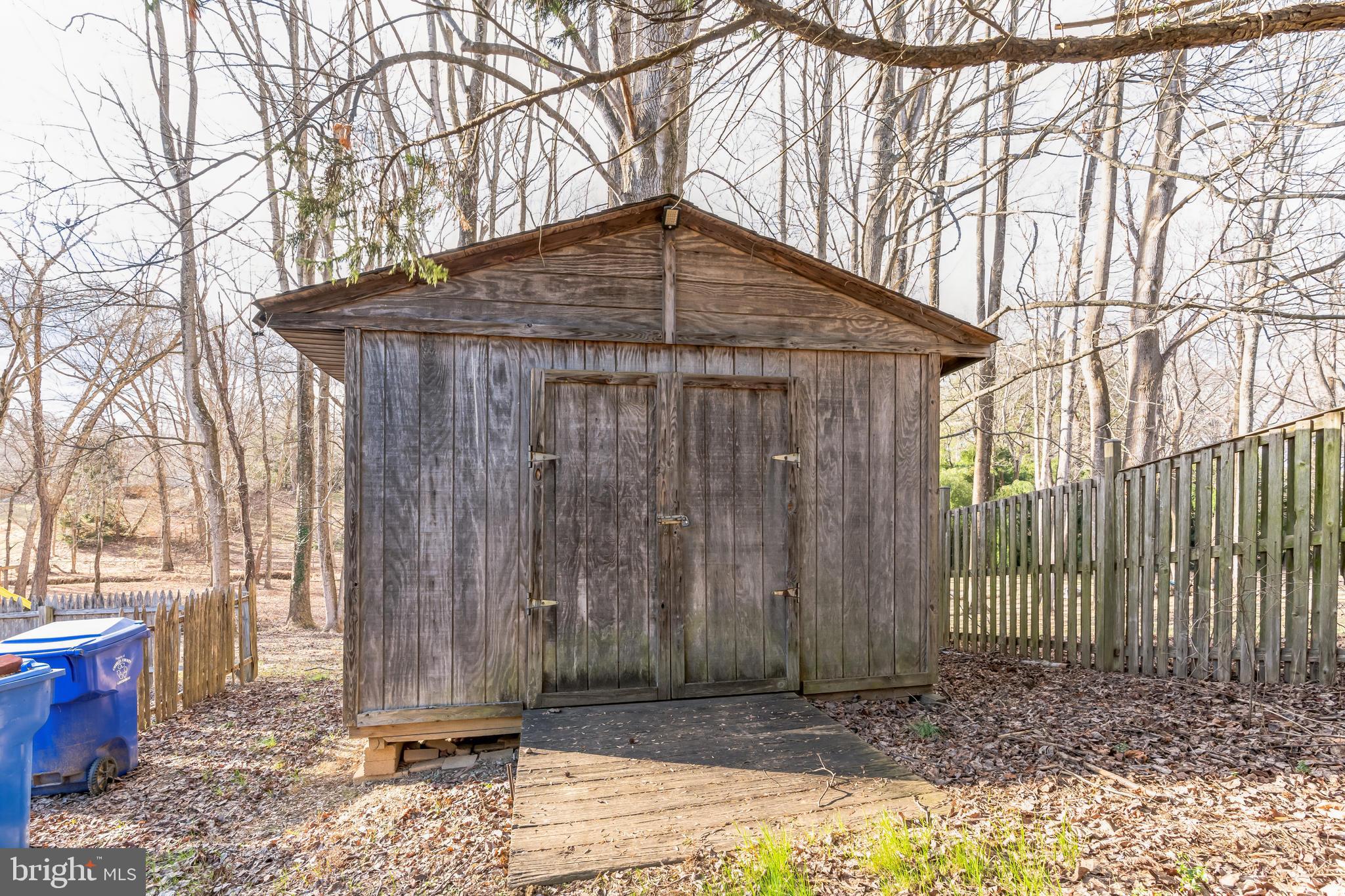 SINGING HILLS - Residential