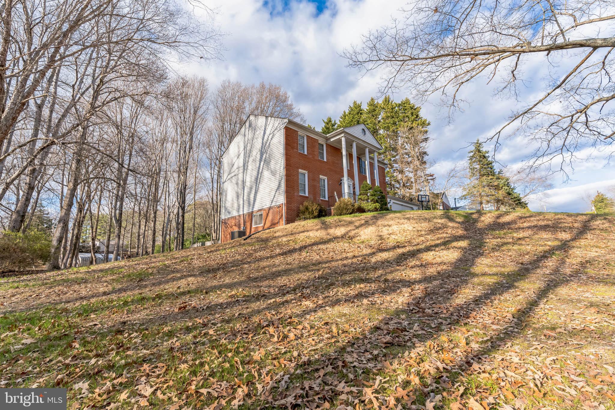 SINGING HILLS - Residential