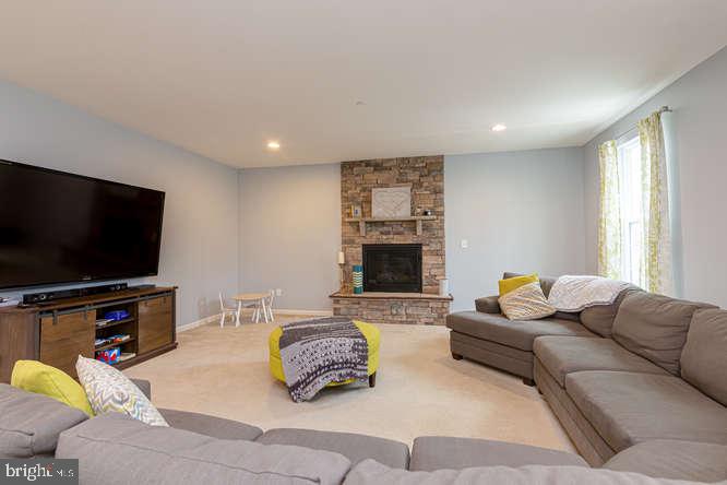 PATRIOTS GLEN - Residential