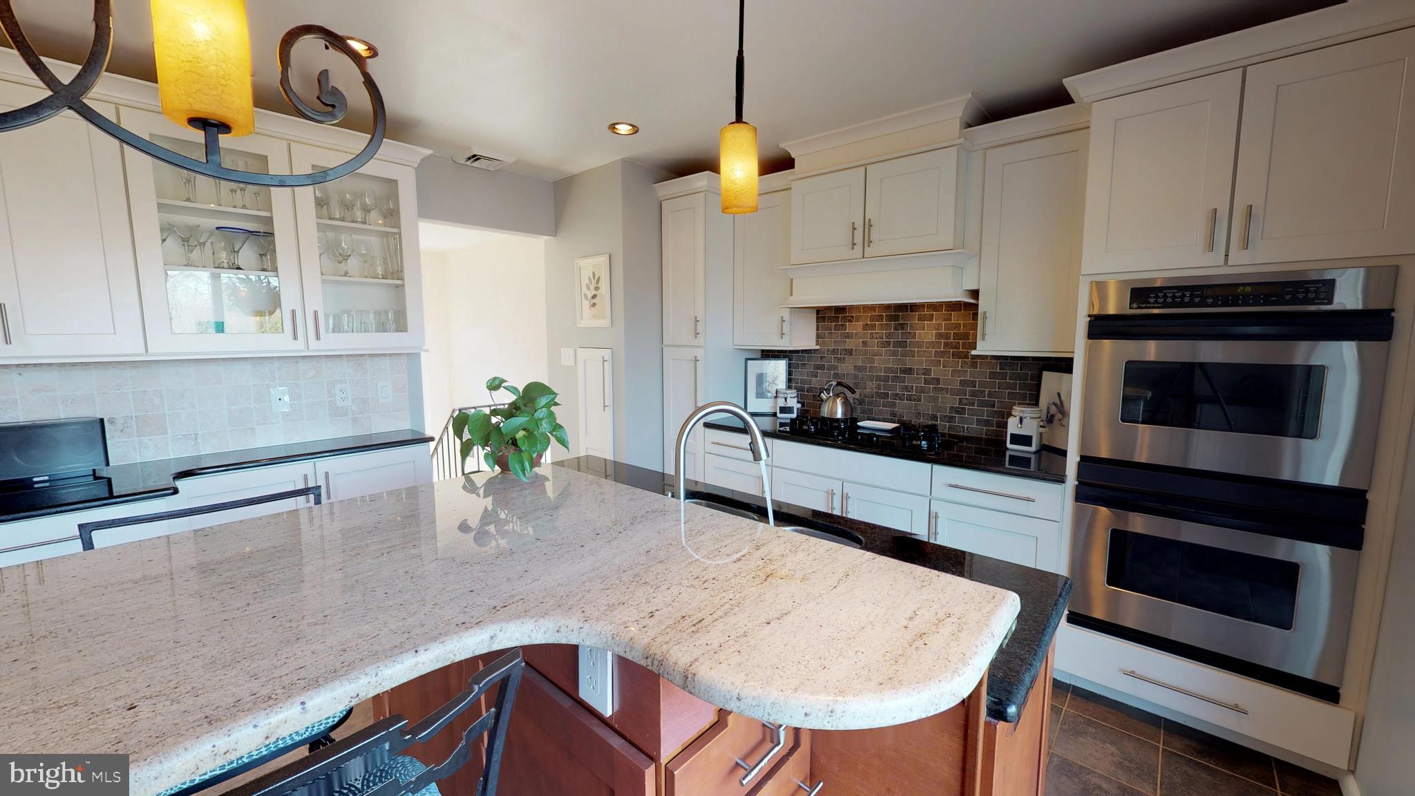 RIVERCREST - Residential