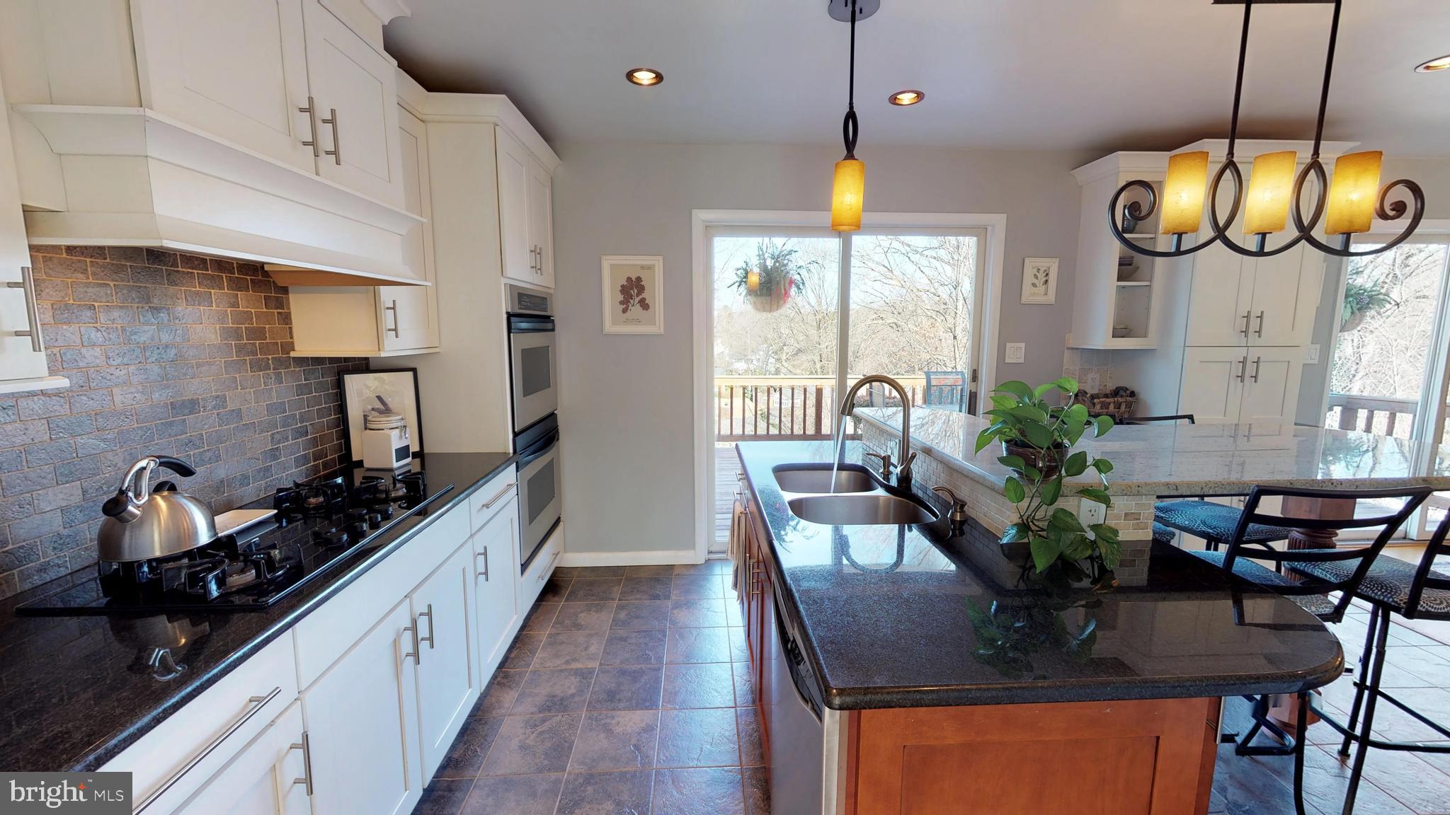 RIVERCREST - Residential