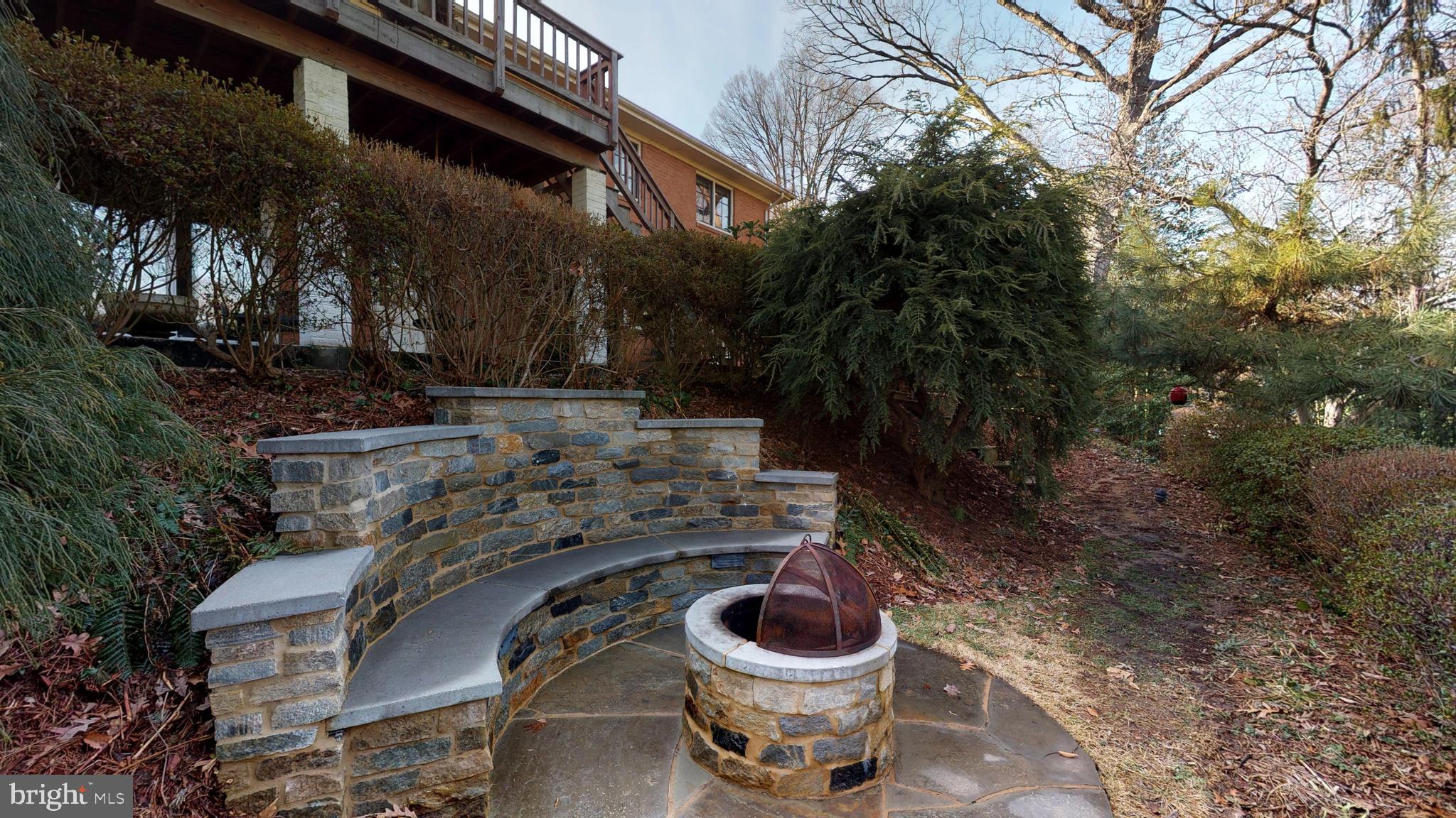 RIVERCREST - Residential