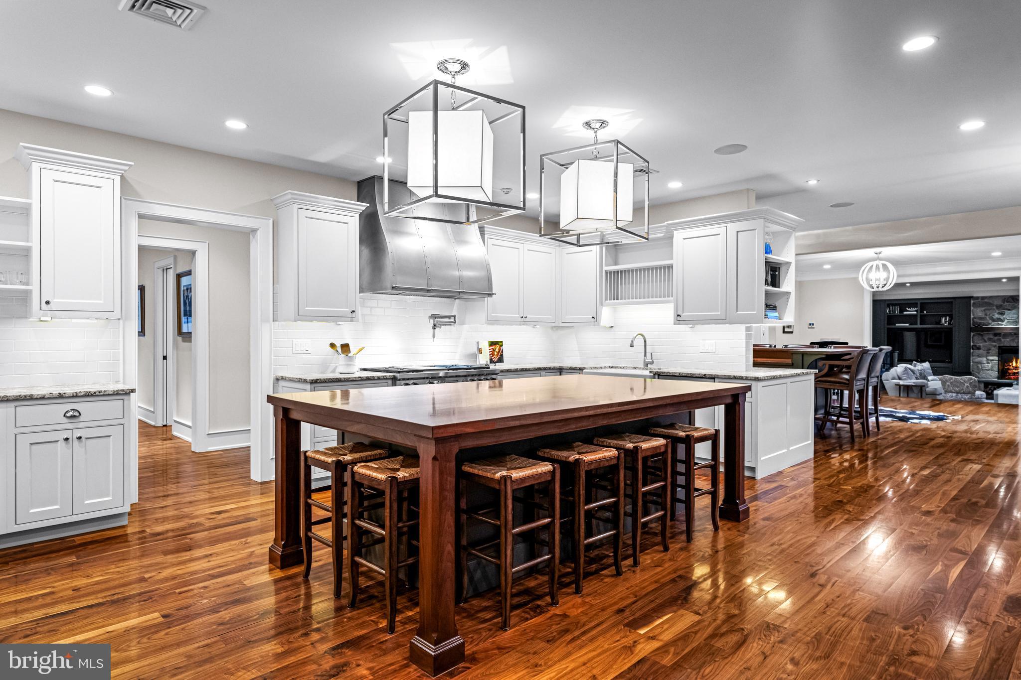 RADNOR HUNT - Residential