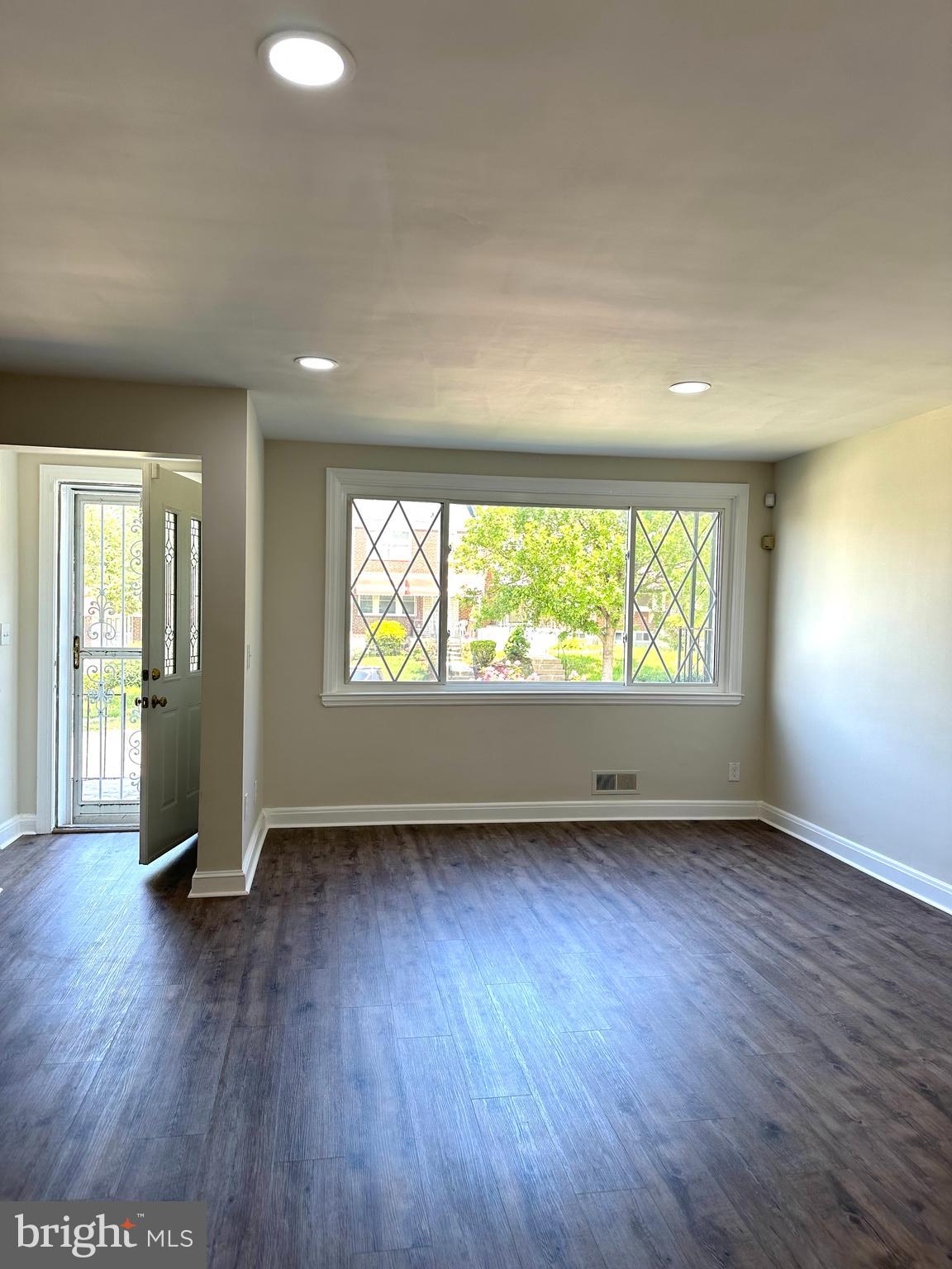 EDNOR GARDENS - LAKESIDE - Residential