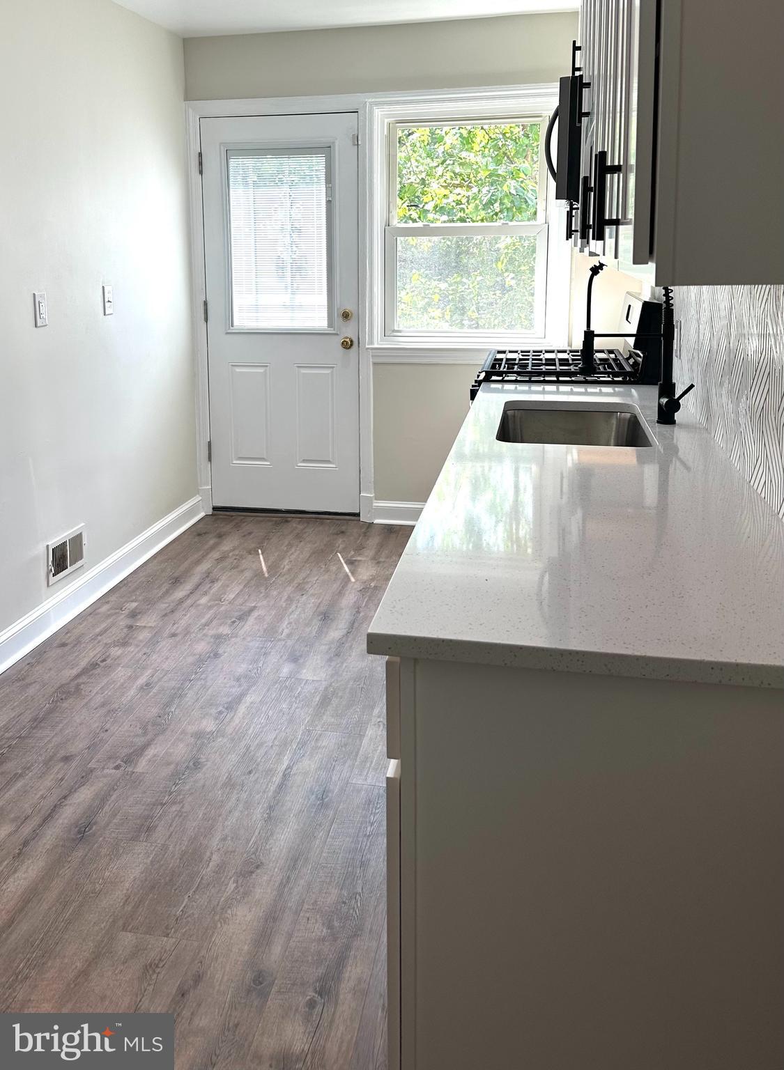 EDNOR GARDENS - LAKESIDE - Residential