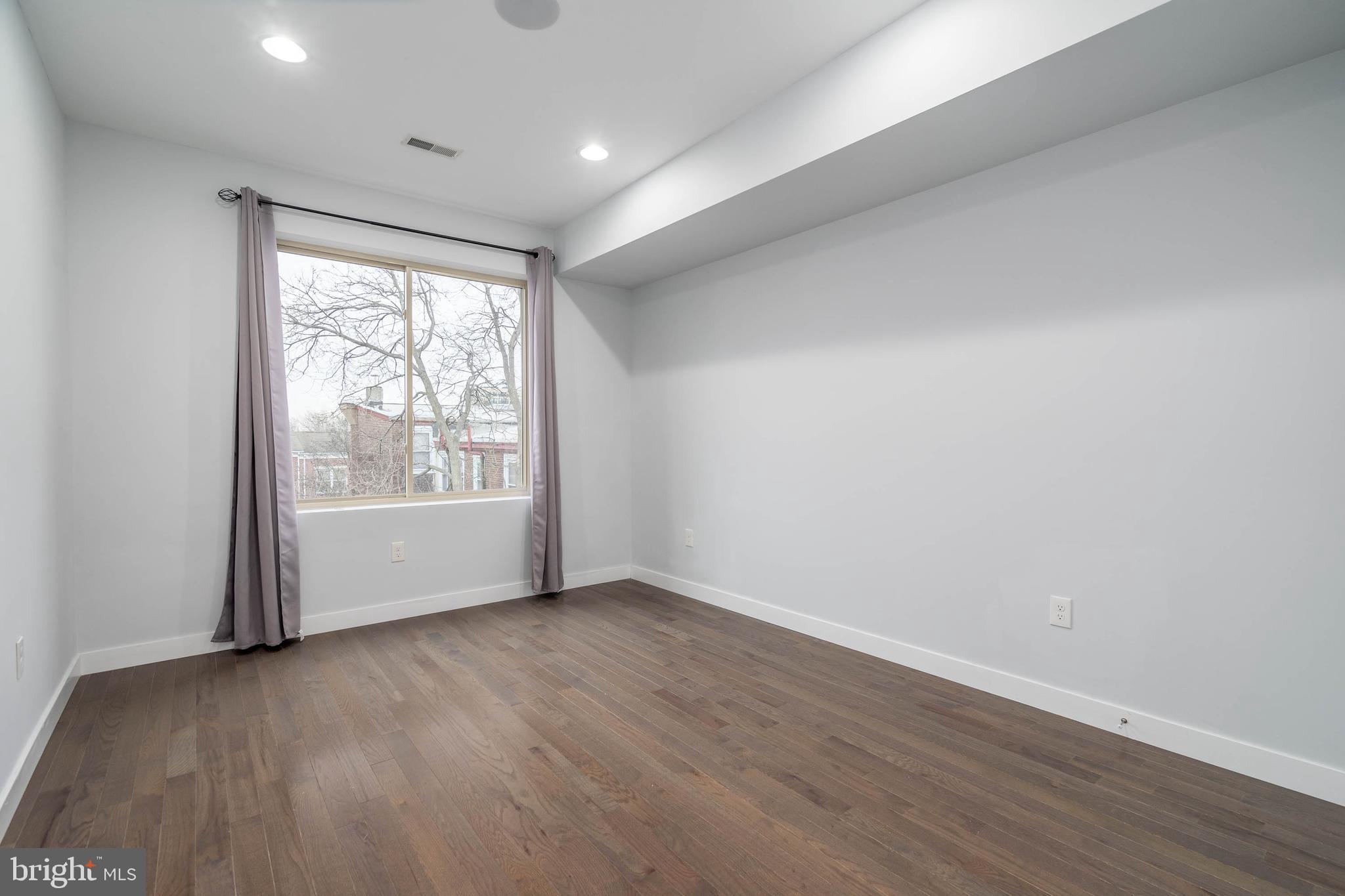 LUDLOW - Residential Lease