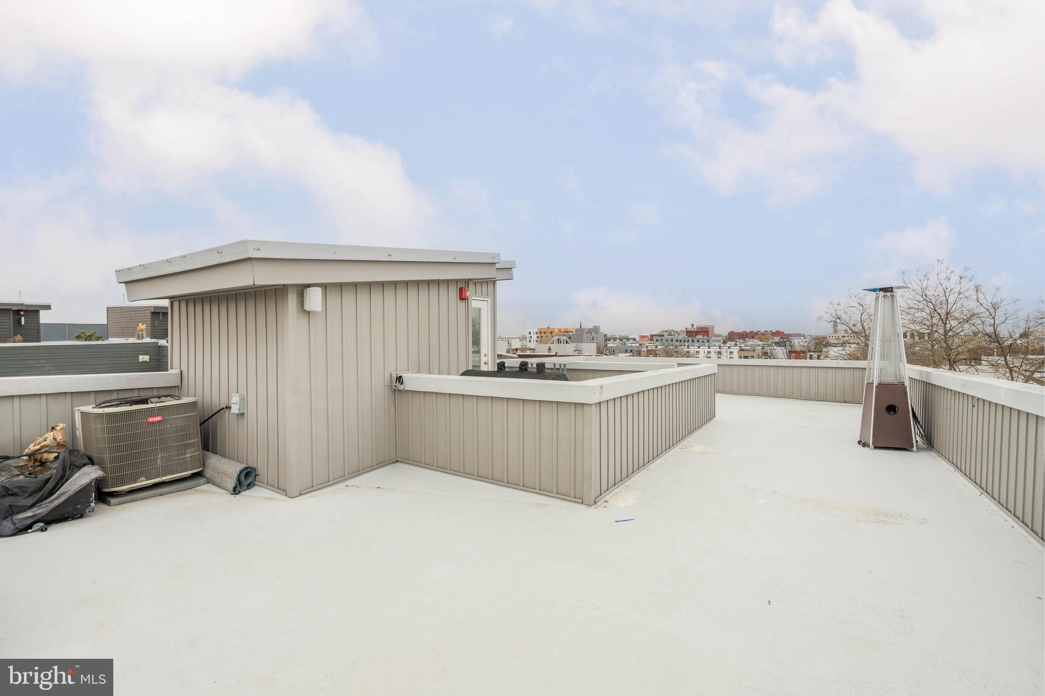 LUDLOW - Residential Lease