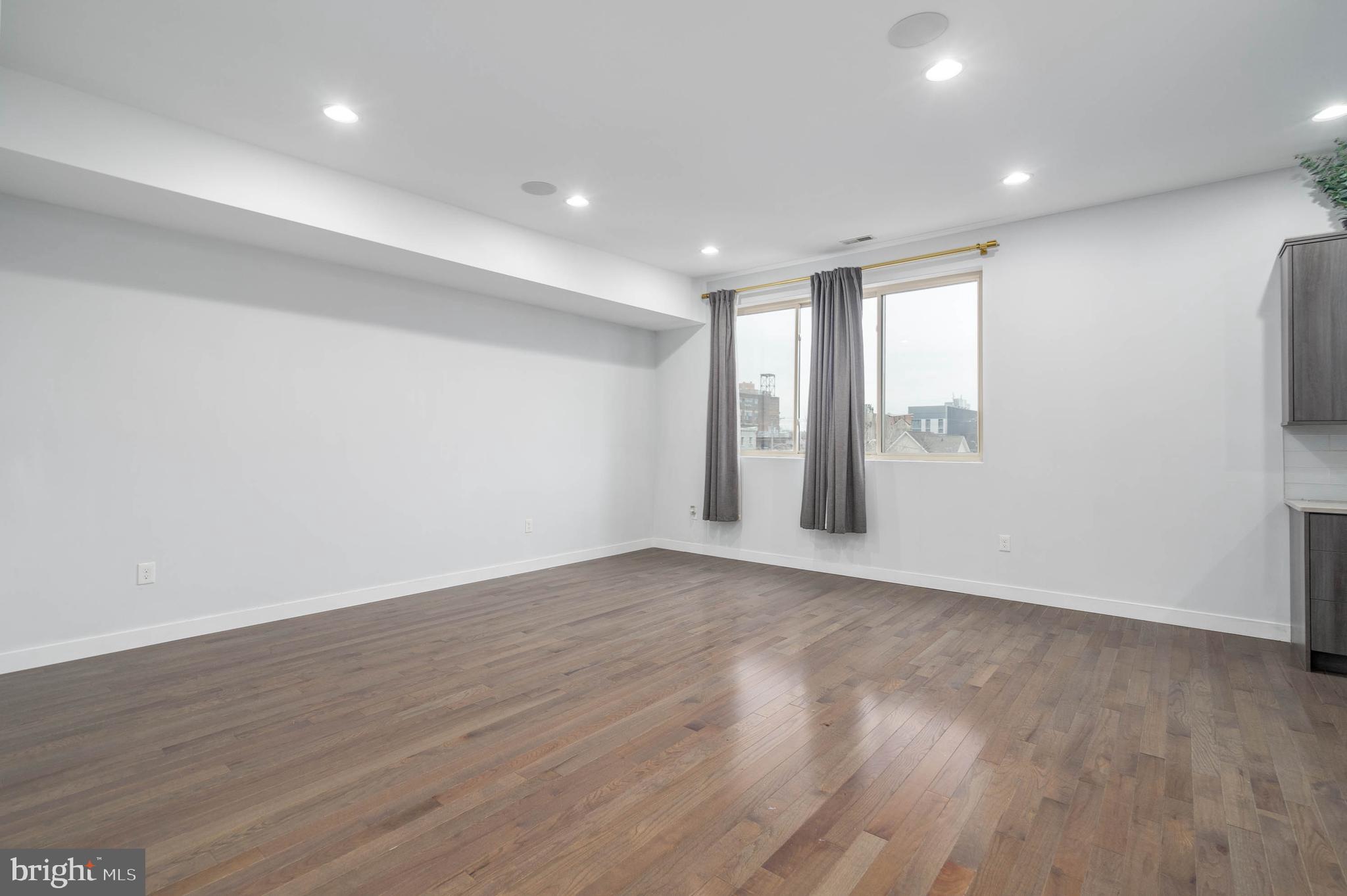 LUDLOW - Residential Lease