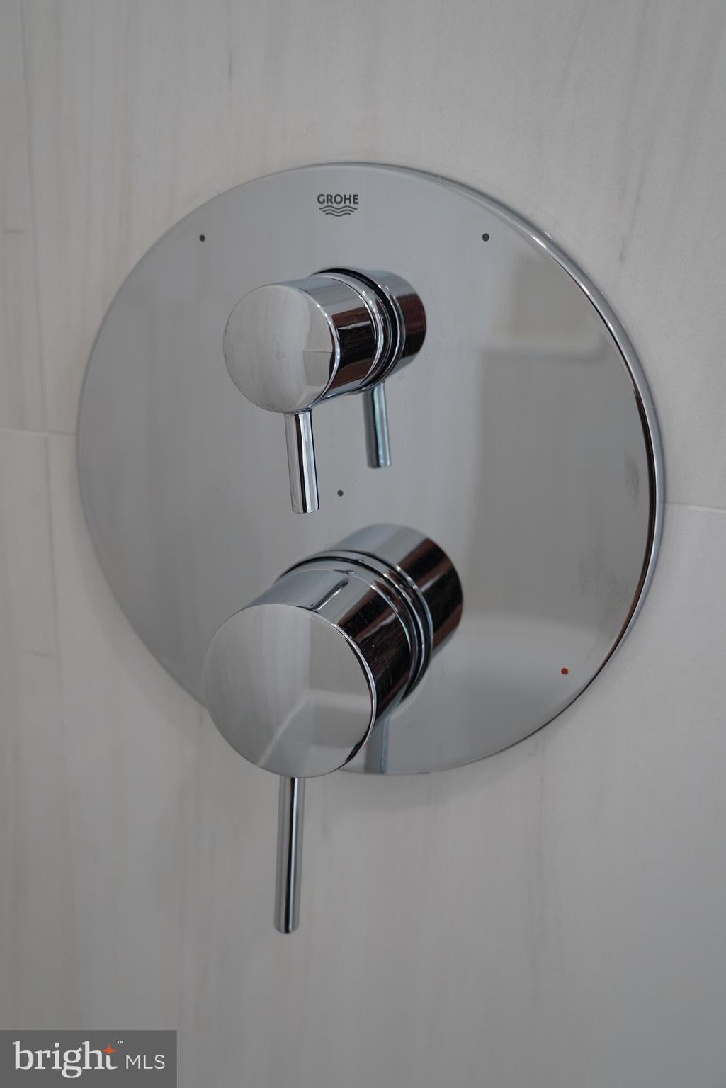 RIVERSTONE - Residential Lease