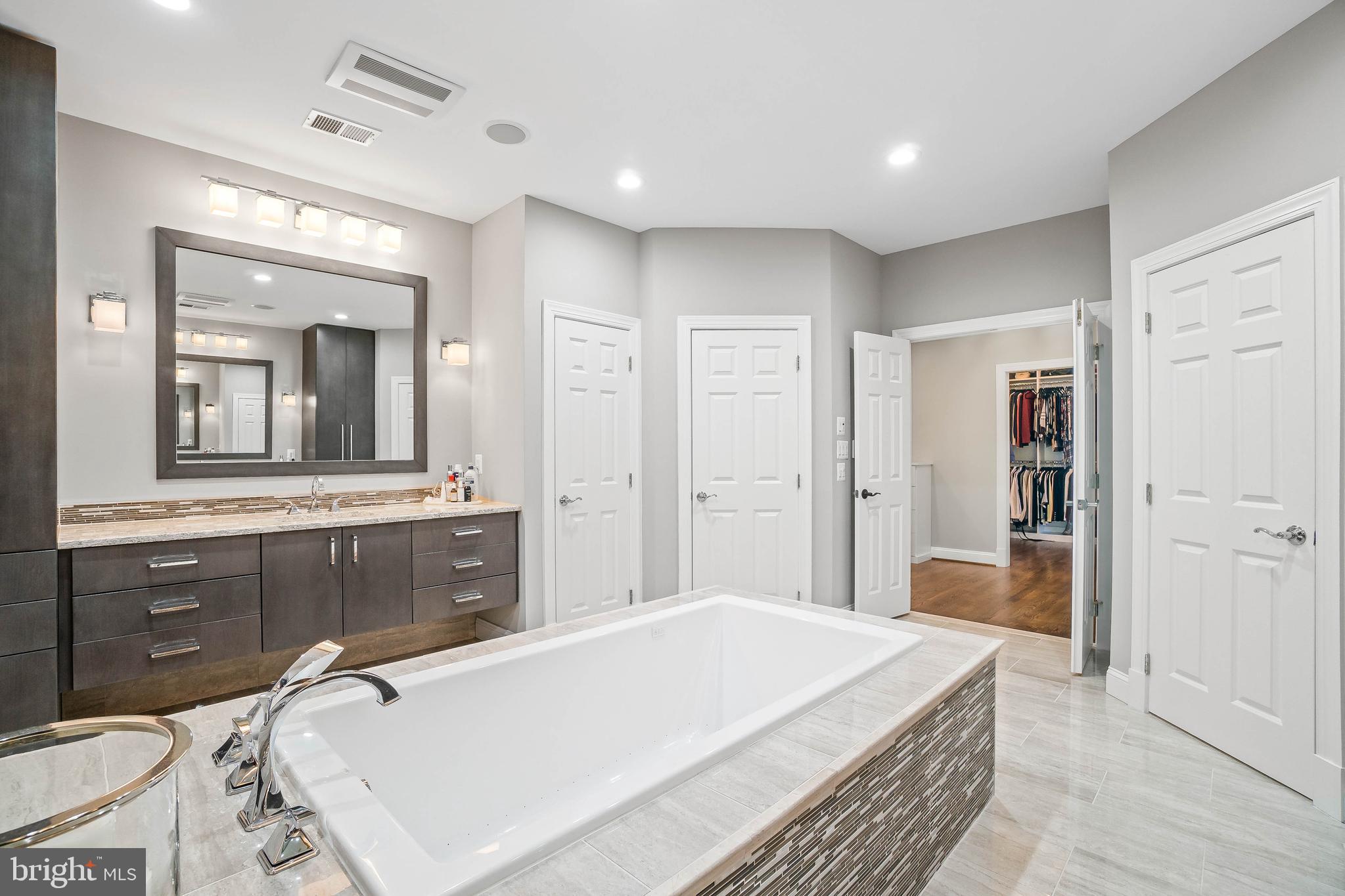 THE RESERVE - Residential