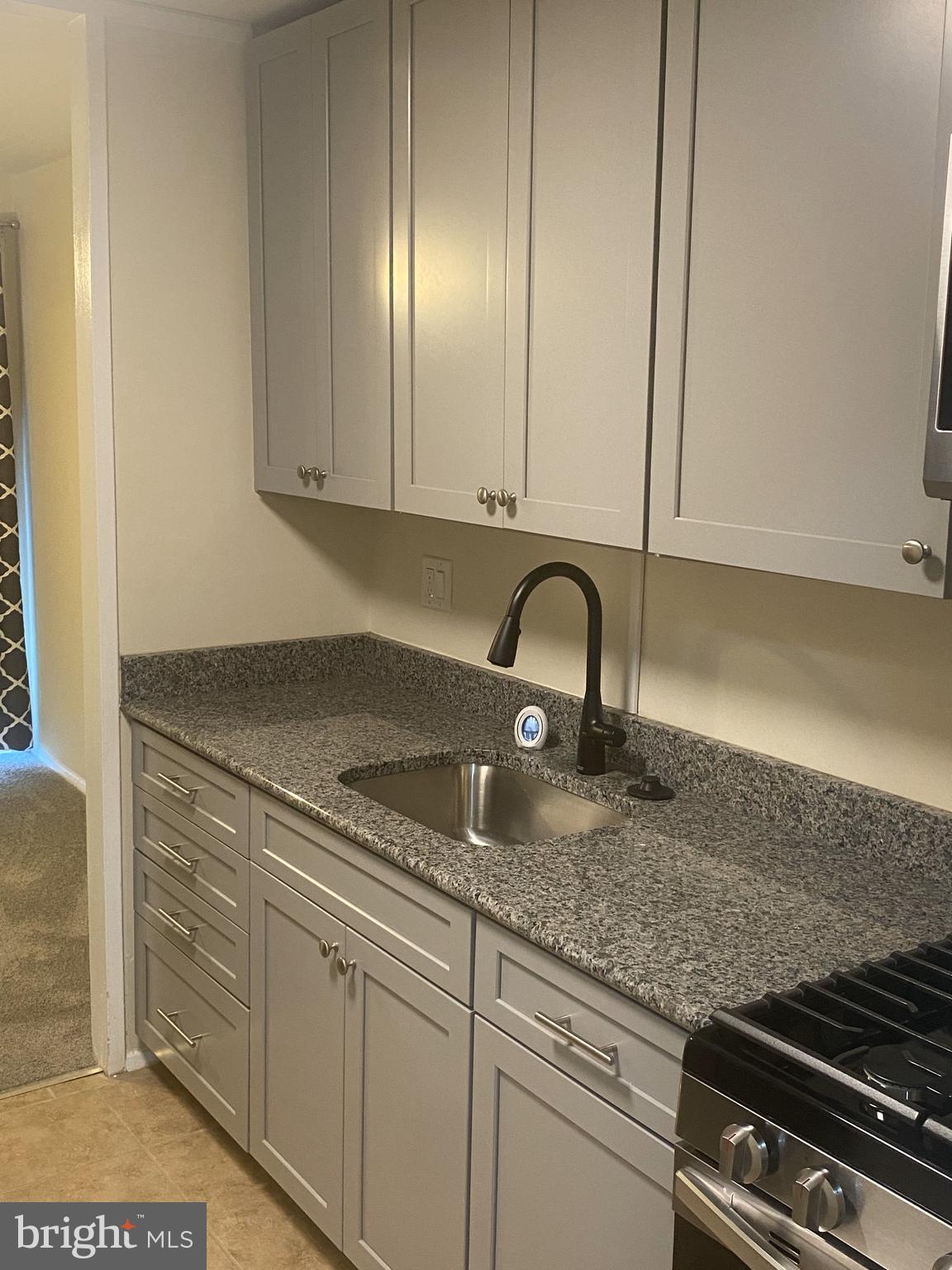 HOLLY HILL CONDOMINIUMS - Residential Lease