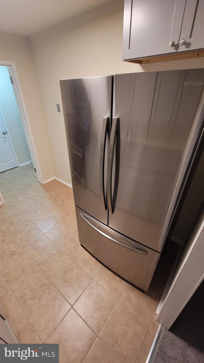 HOLLY HILL CONDOMINIUMS - Residential Lease