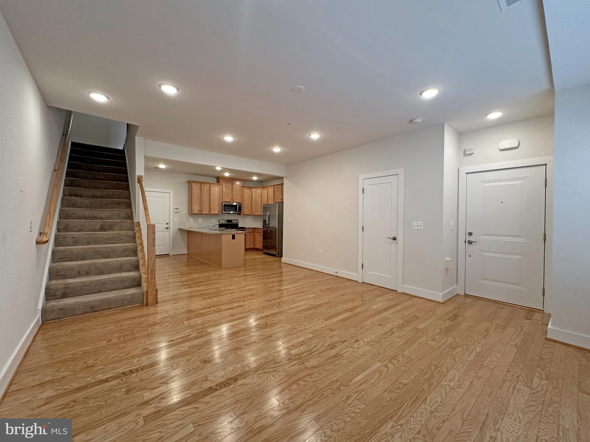 44766 TIVERTON SQUARE