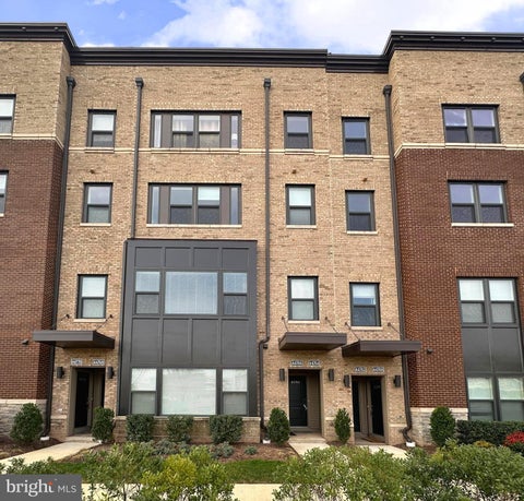 Homes For Rent - 44766 Tiverton Square<br/> ASHBURN, VA 20147