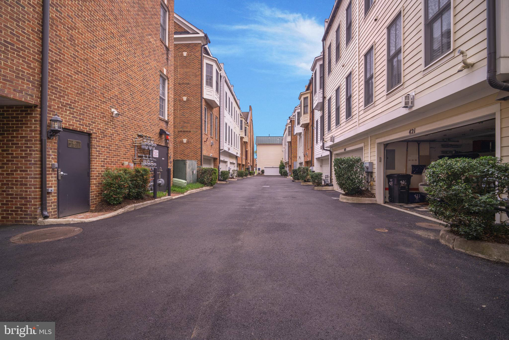 CHATHAM SQUARE - Residential