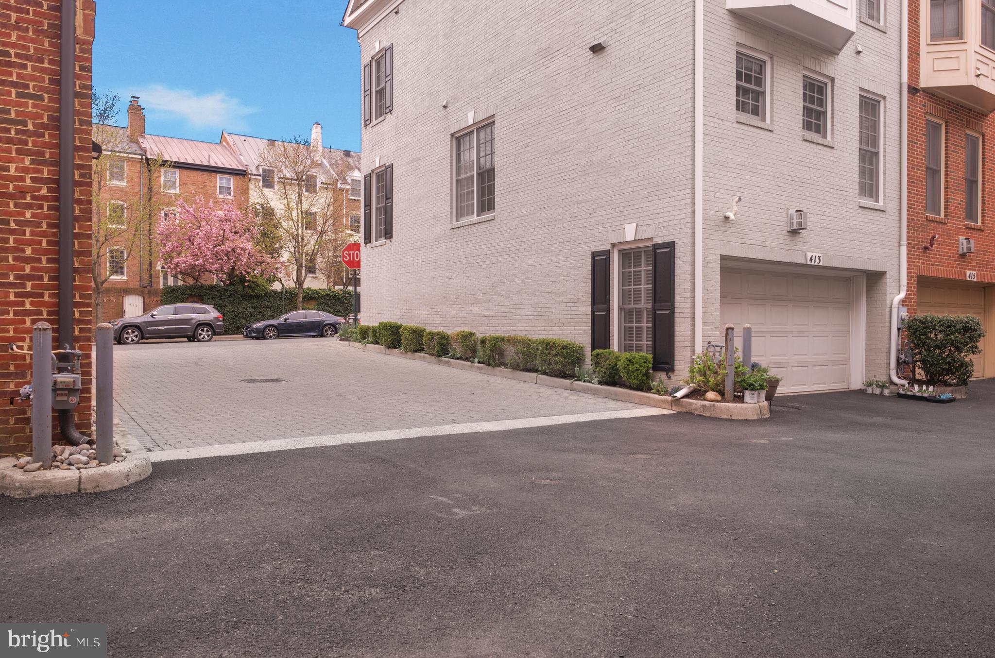 CHATHAM SQUARE - Residential