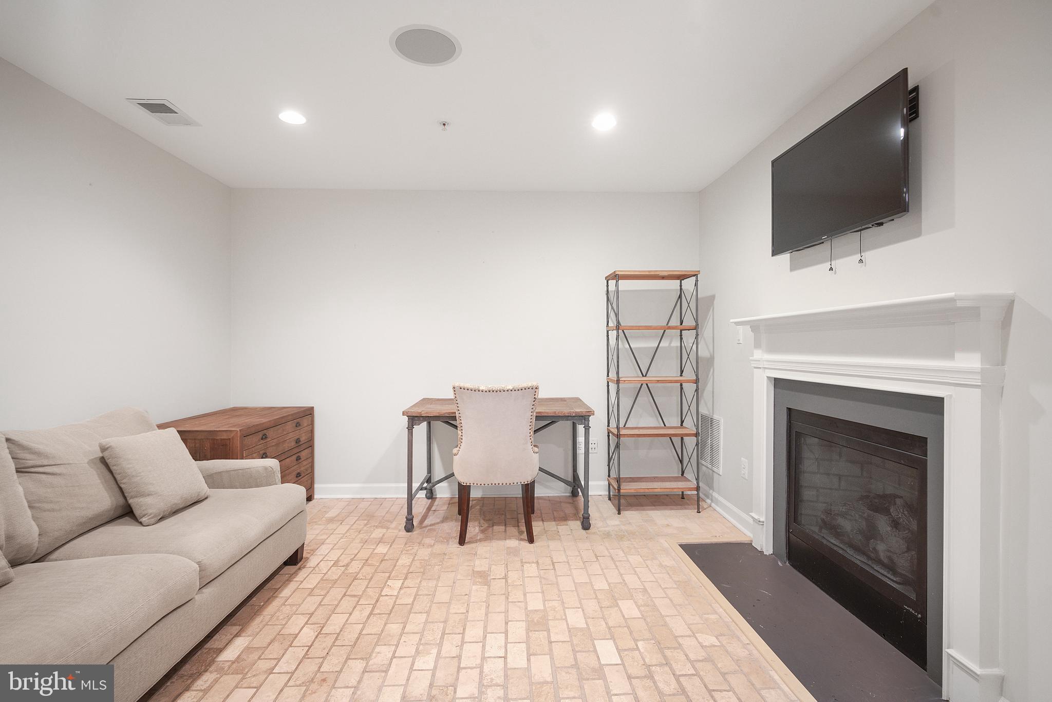 CHATHAM SQUARE - Residential