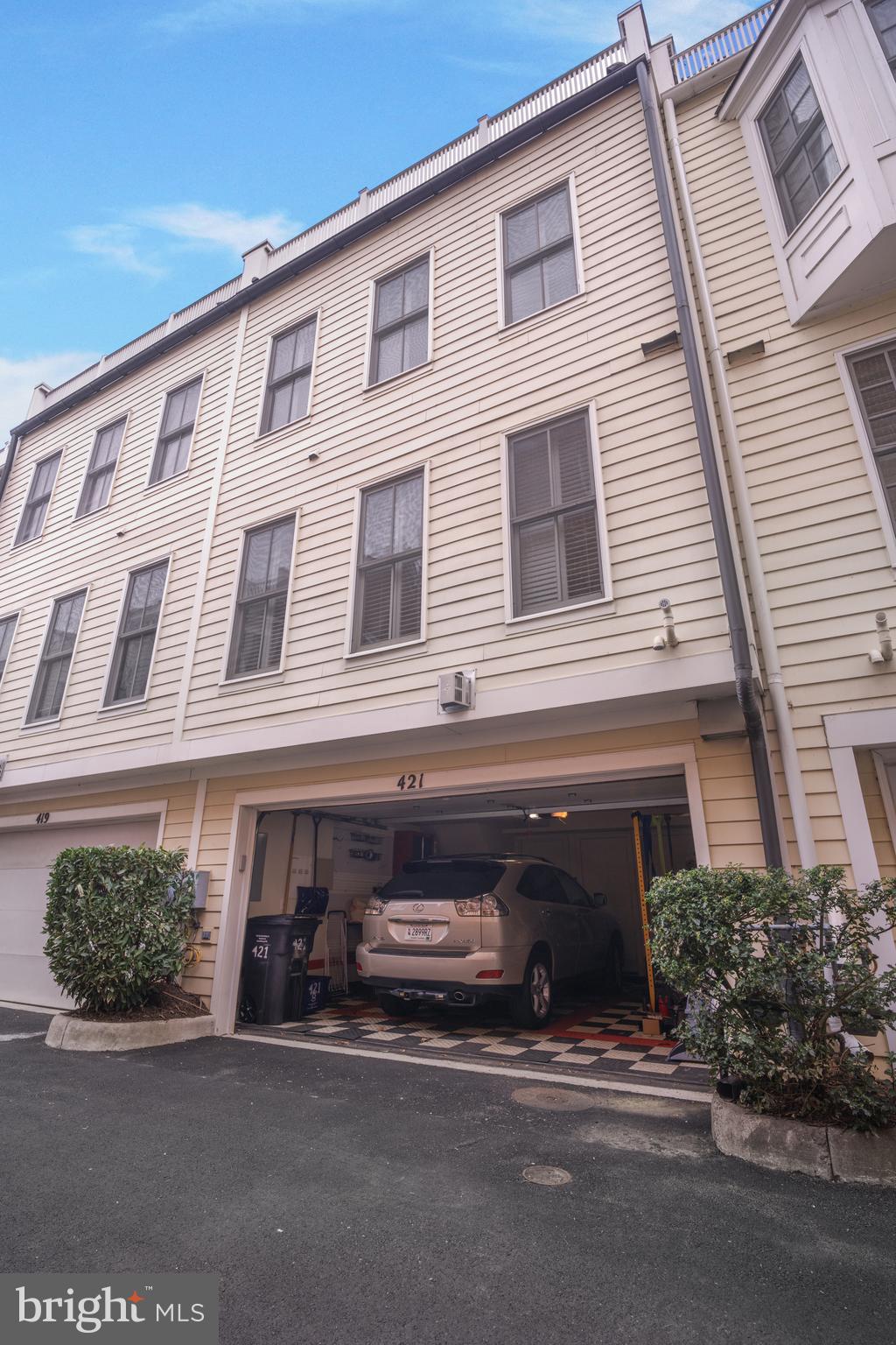 CHATHAM SQUARE - Residential