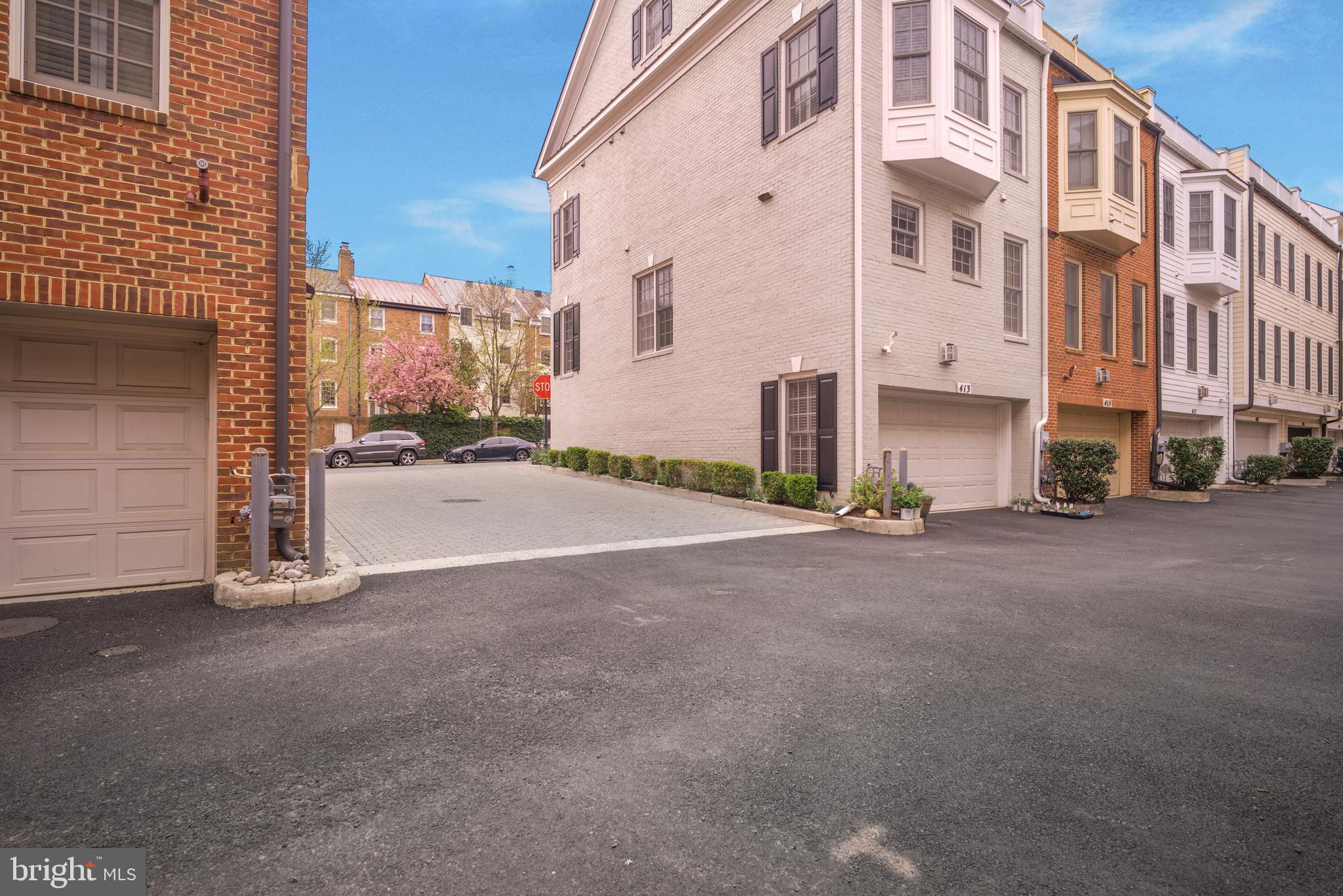 CHATHAM SQUARE - Residential