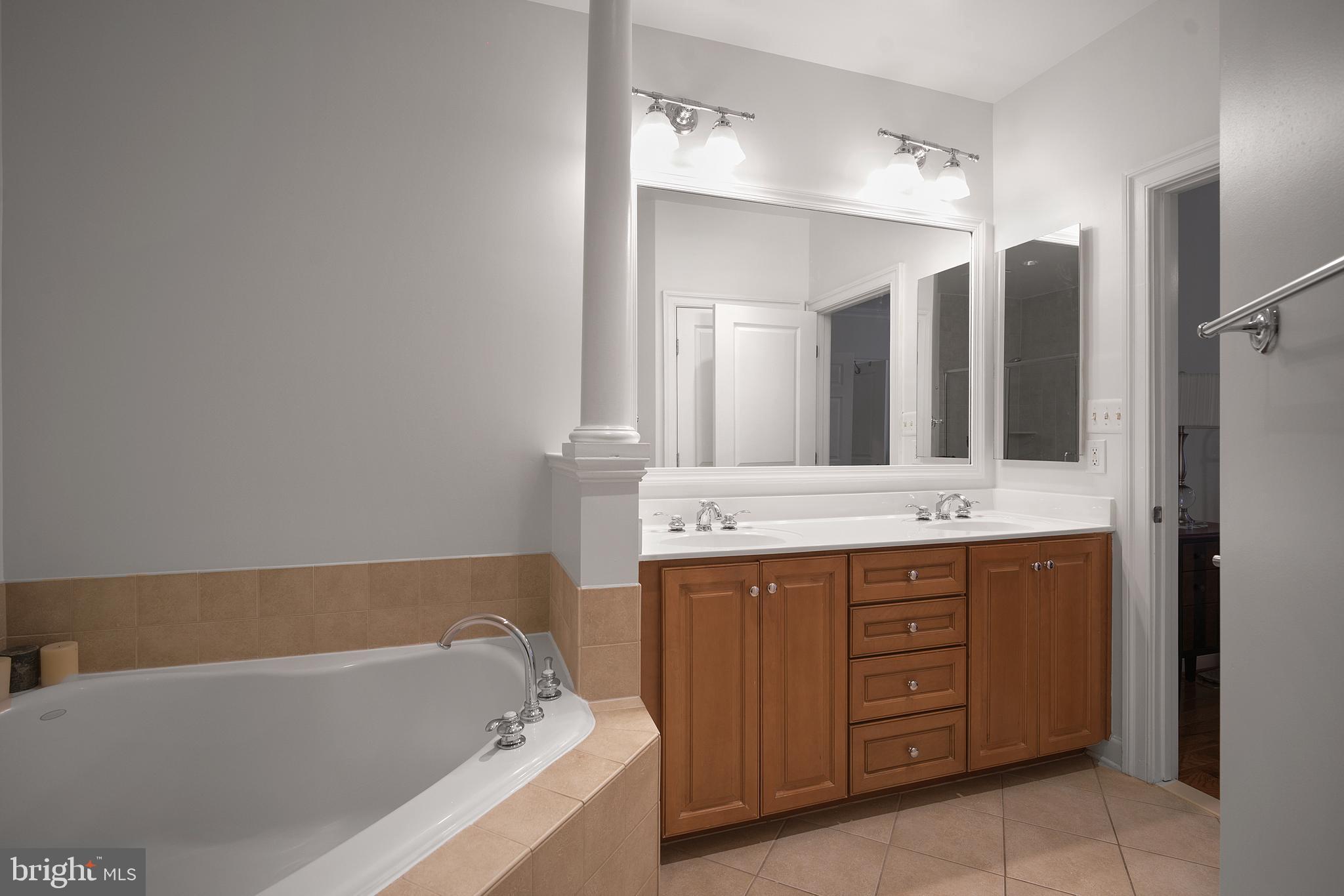 CHATHAM SQUARE - Residential