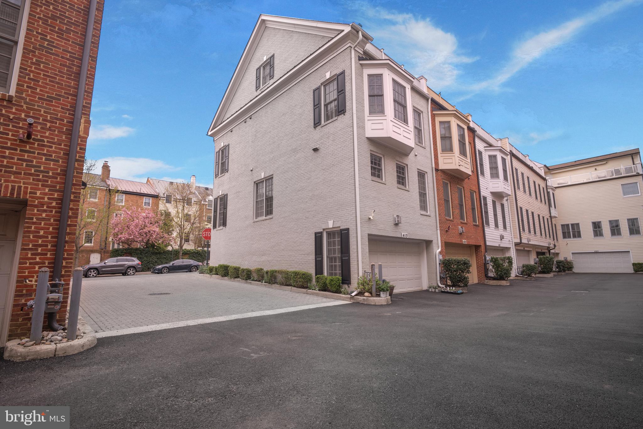 CHATHAM SQUARE - Residential