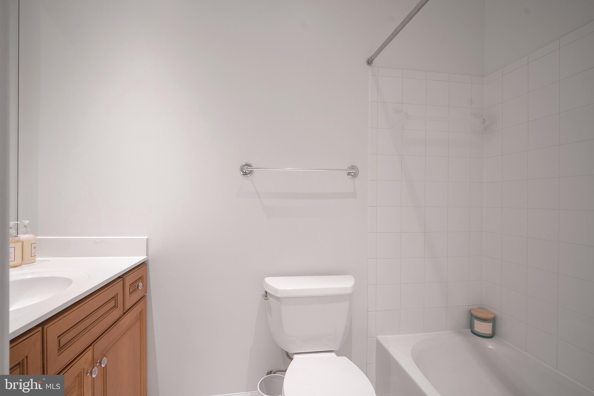 CHATHAM SQUARE - Residential