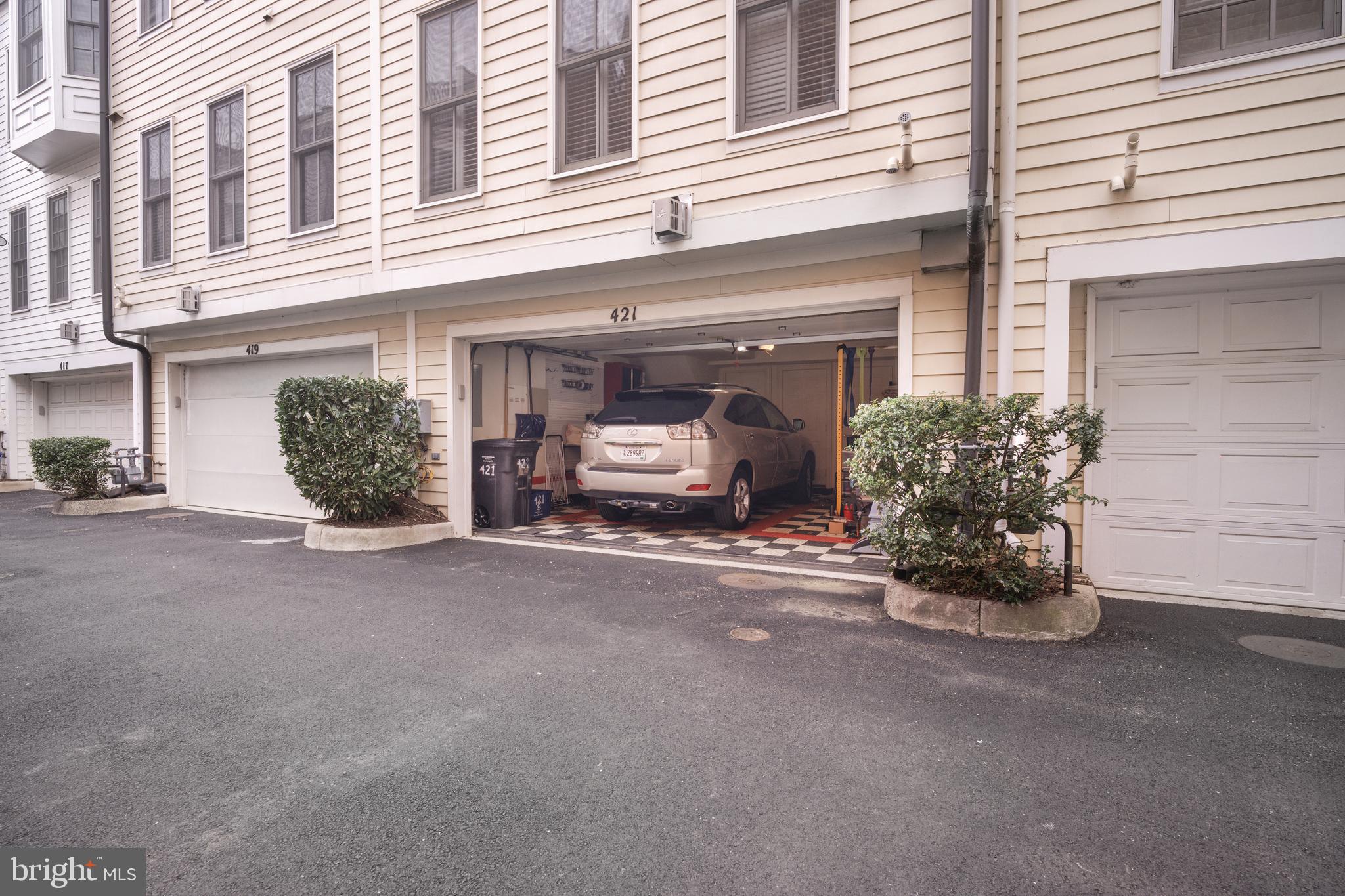 CHATHAM SQUARE - Residential