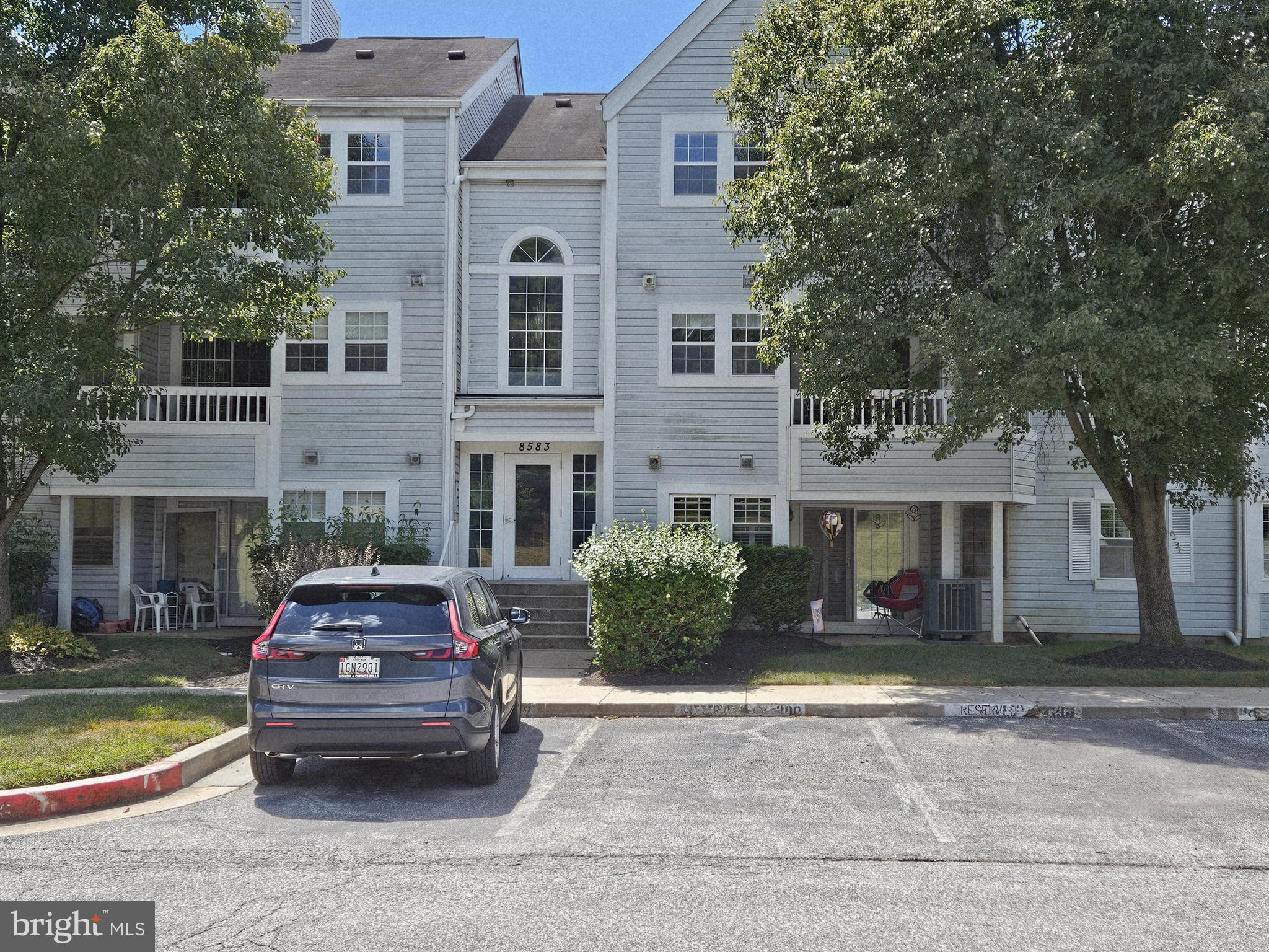 Nicely maintained and updated top floor unit with vaulted ceilings, luxury vinyl flooring and new carpet, Kitchen has been updated with 40" white cabinets, quartz counters and stainless appliances. Updated vanities and lighting. Building backs to trees and at the end of the road where there is ample visitor parking.
Condo fee is $340/mo and reserved parking space is 202
