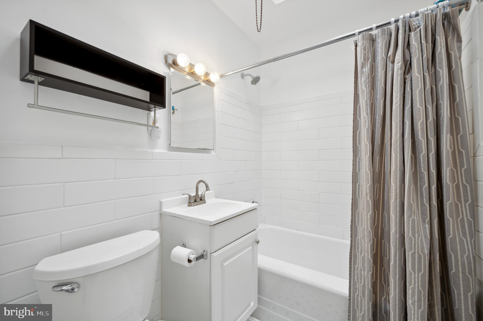 ROXBOROUGH - Residential