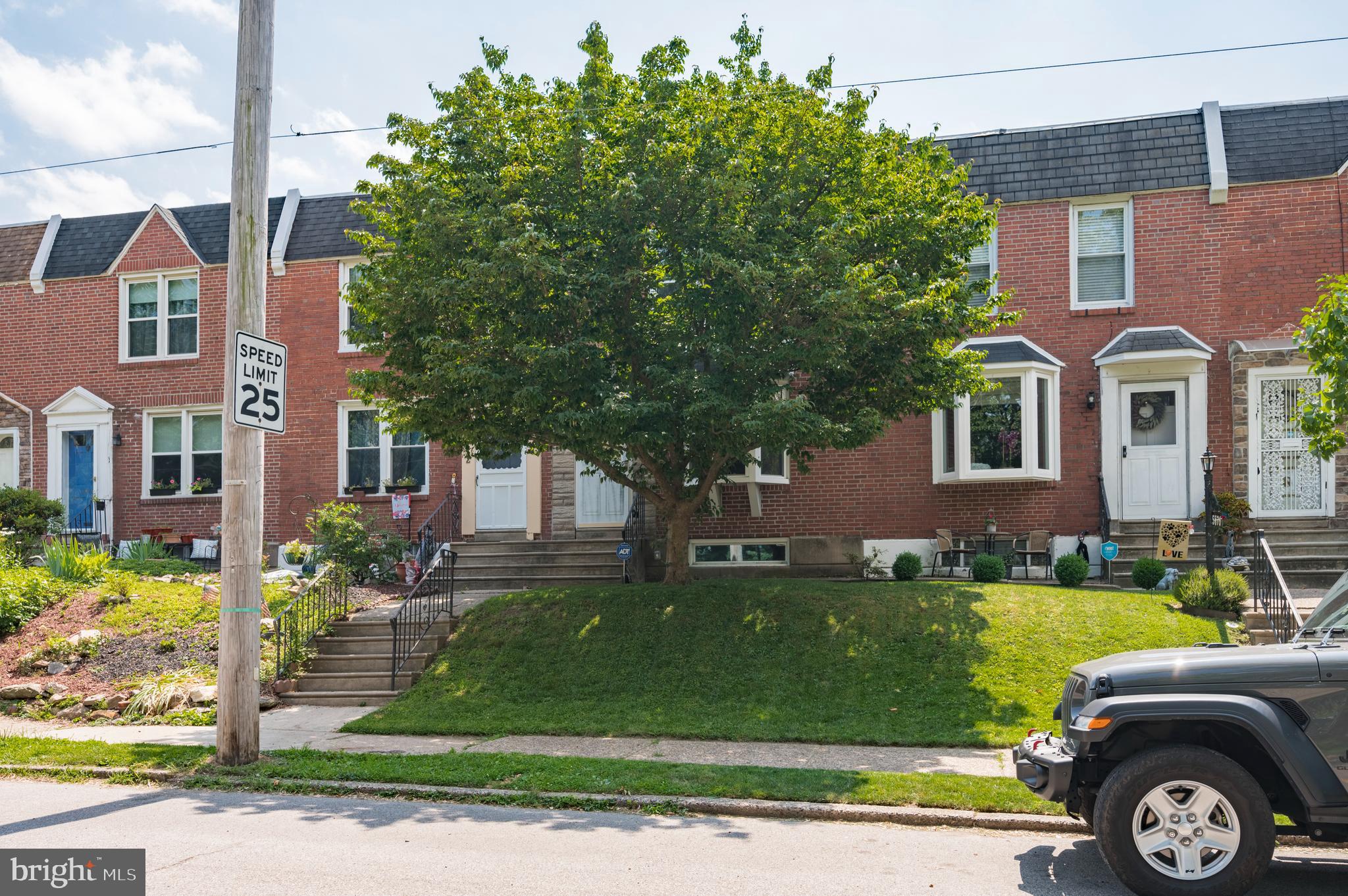 ROXBOROUGH - Residential