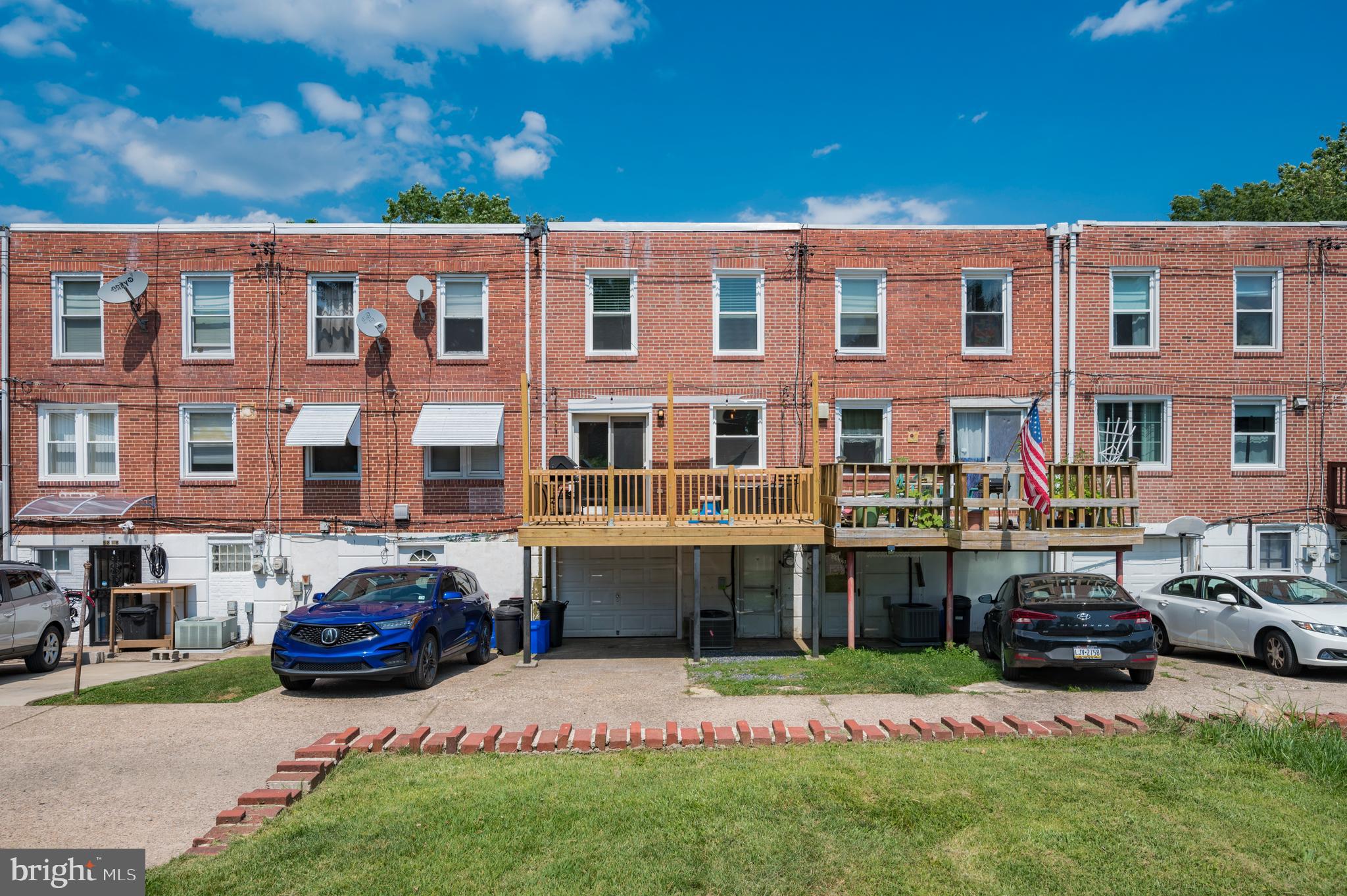 ROXBOROUGH - Residential