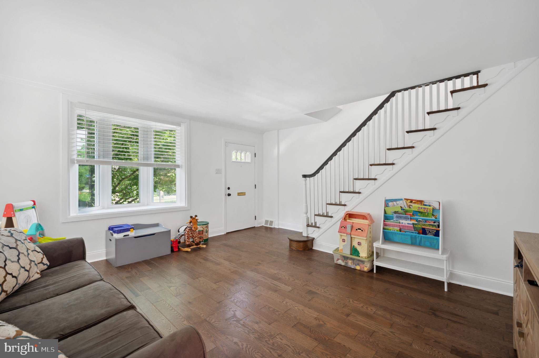 ROXBOROUGH - Residential