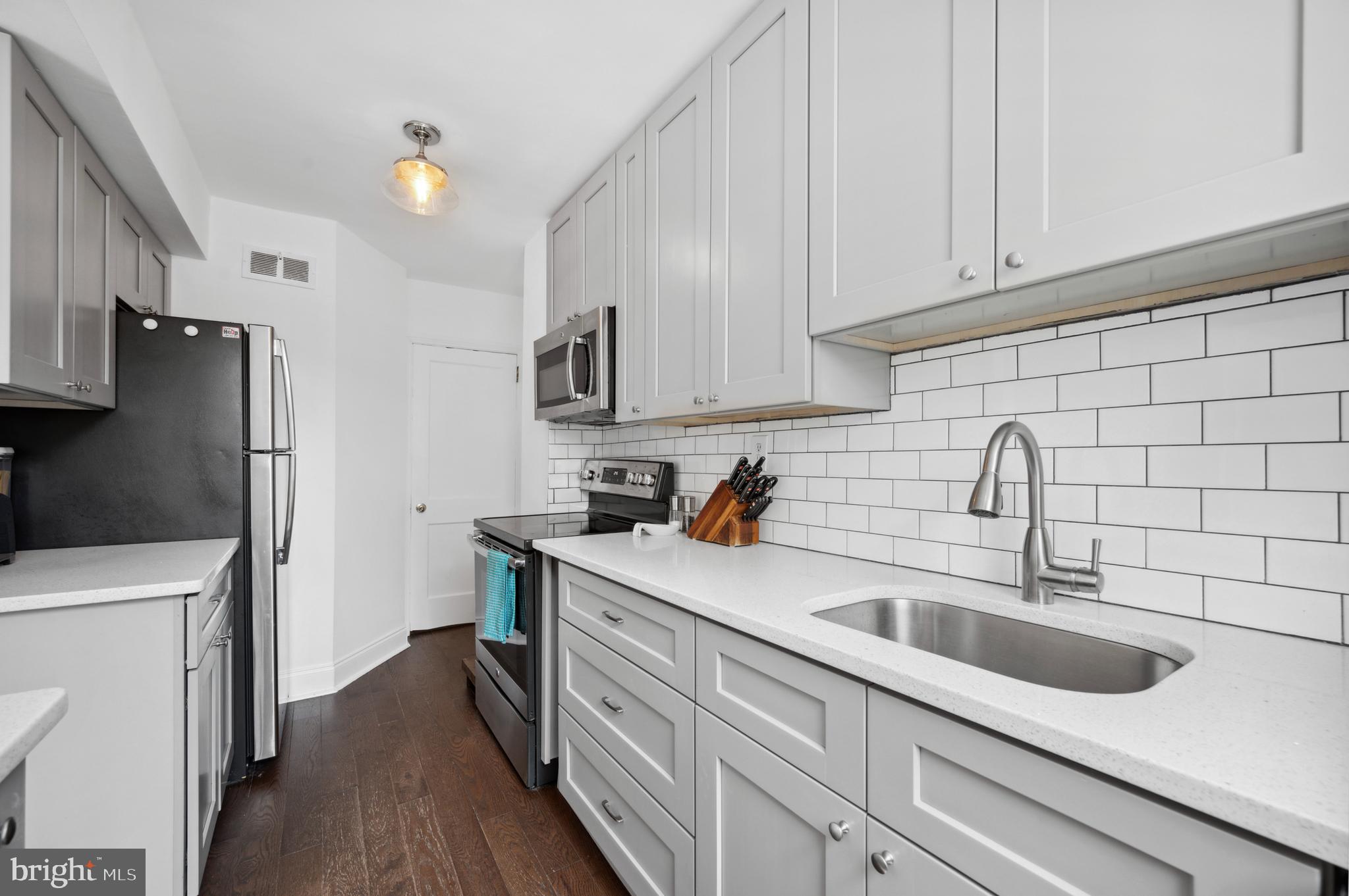 ROXBOROUGH - Residential