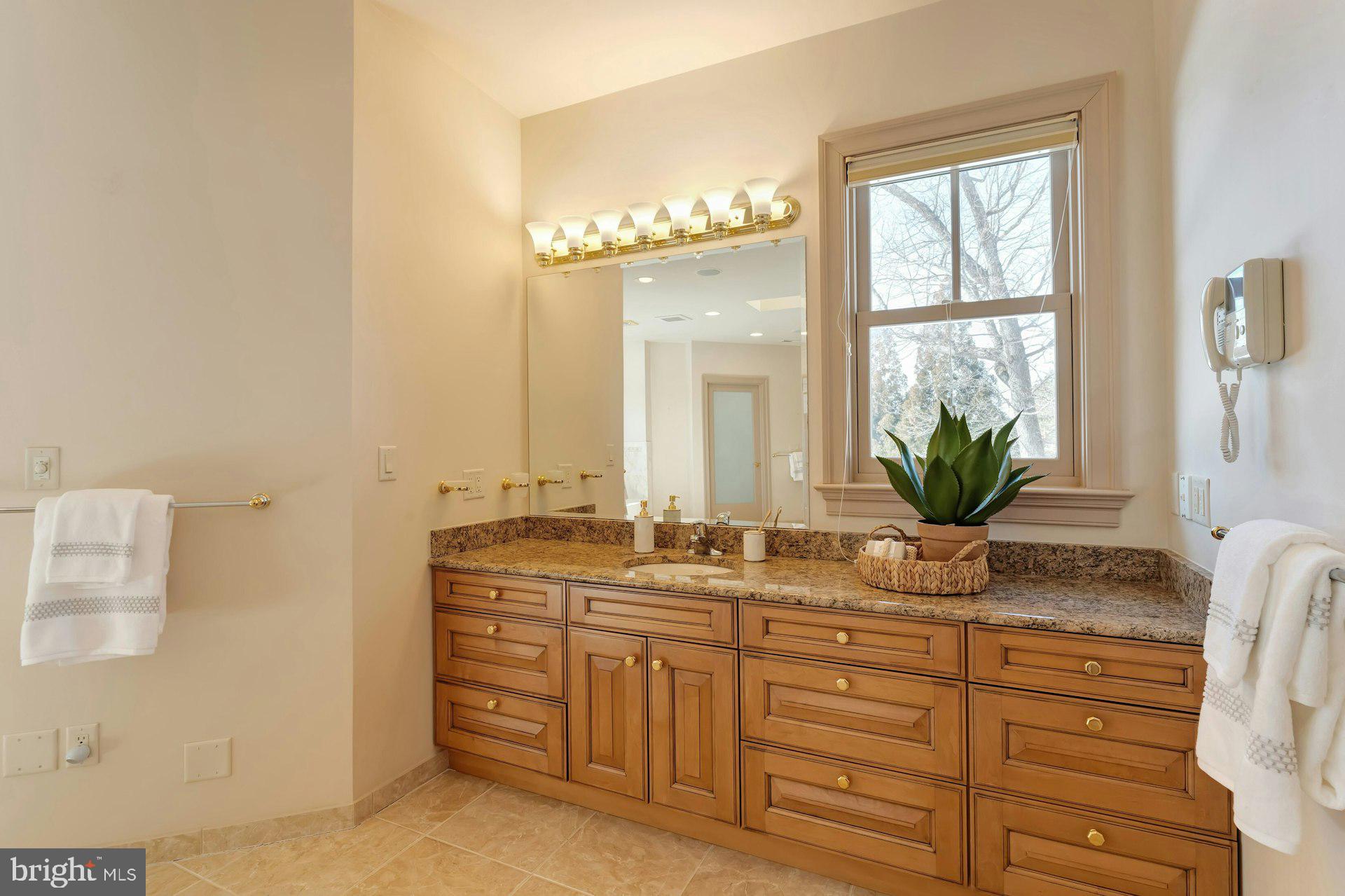 BEACON HILL - Residential