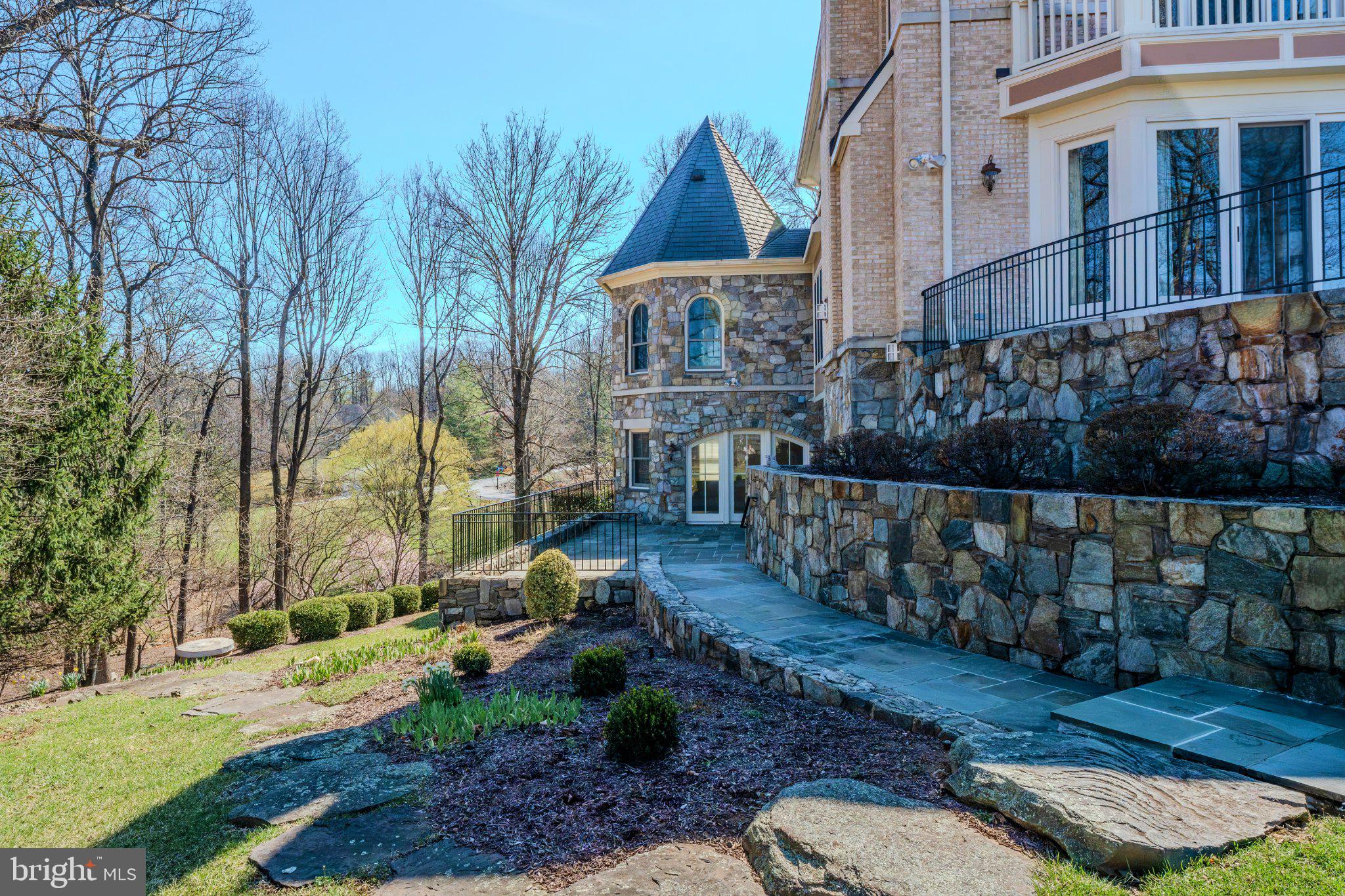 BEACON HILL - Residential