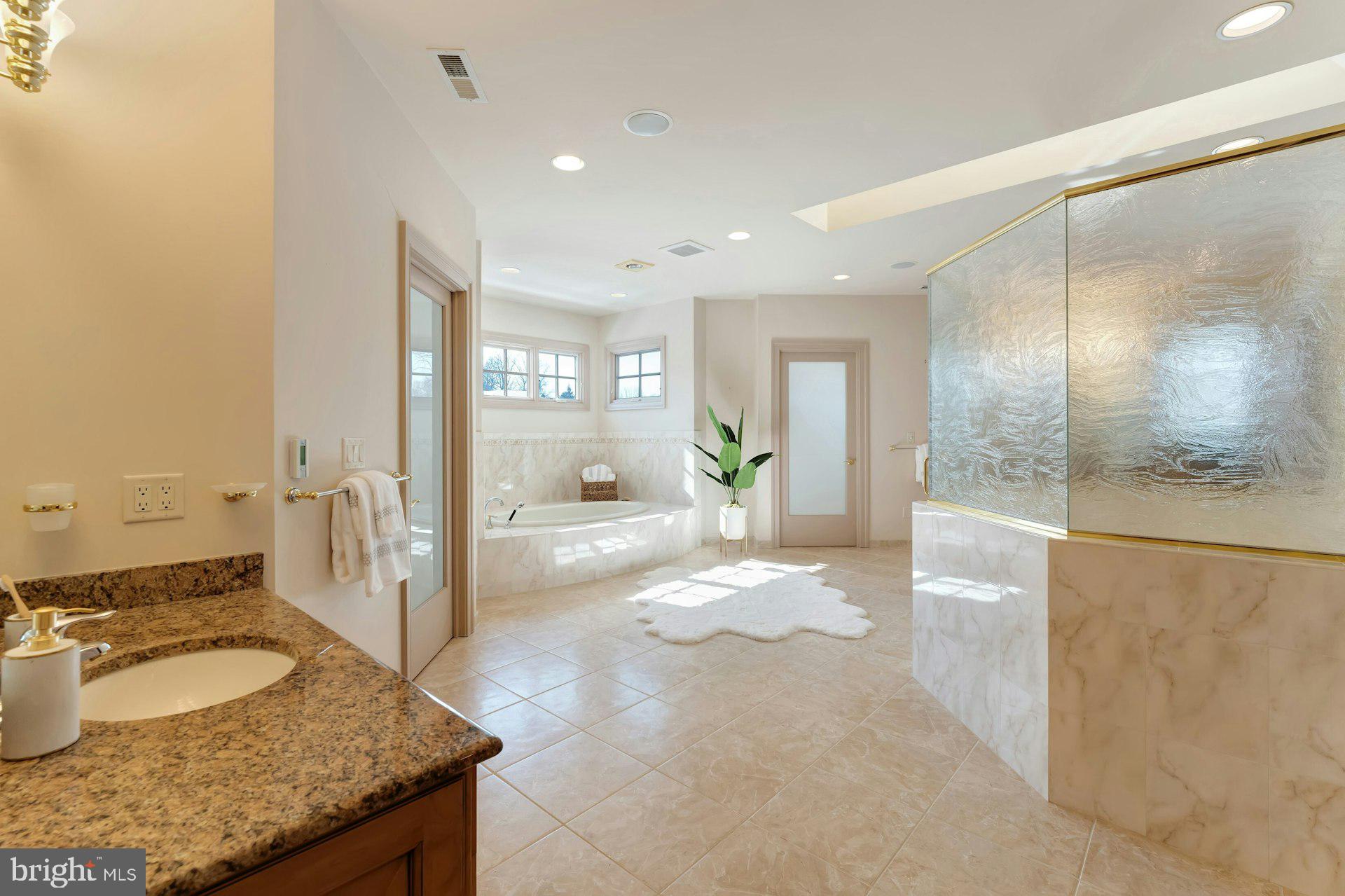 BEACON HILL - Residential