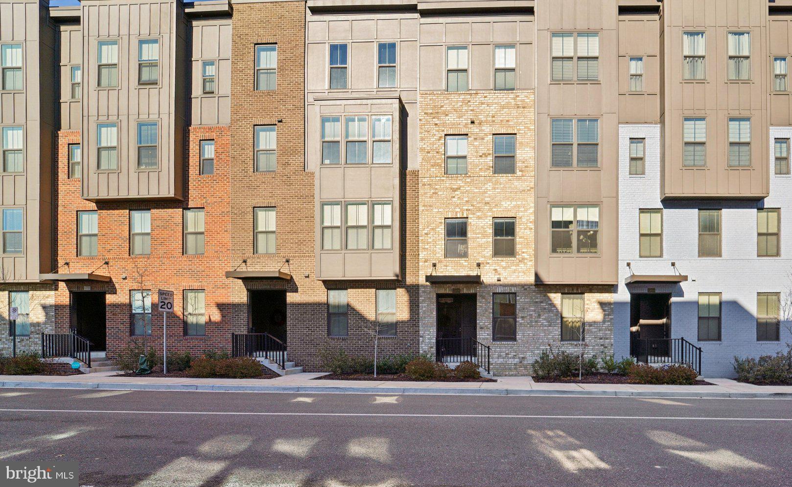 PADDOCK POINTE - Residential