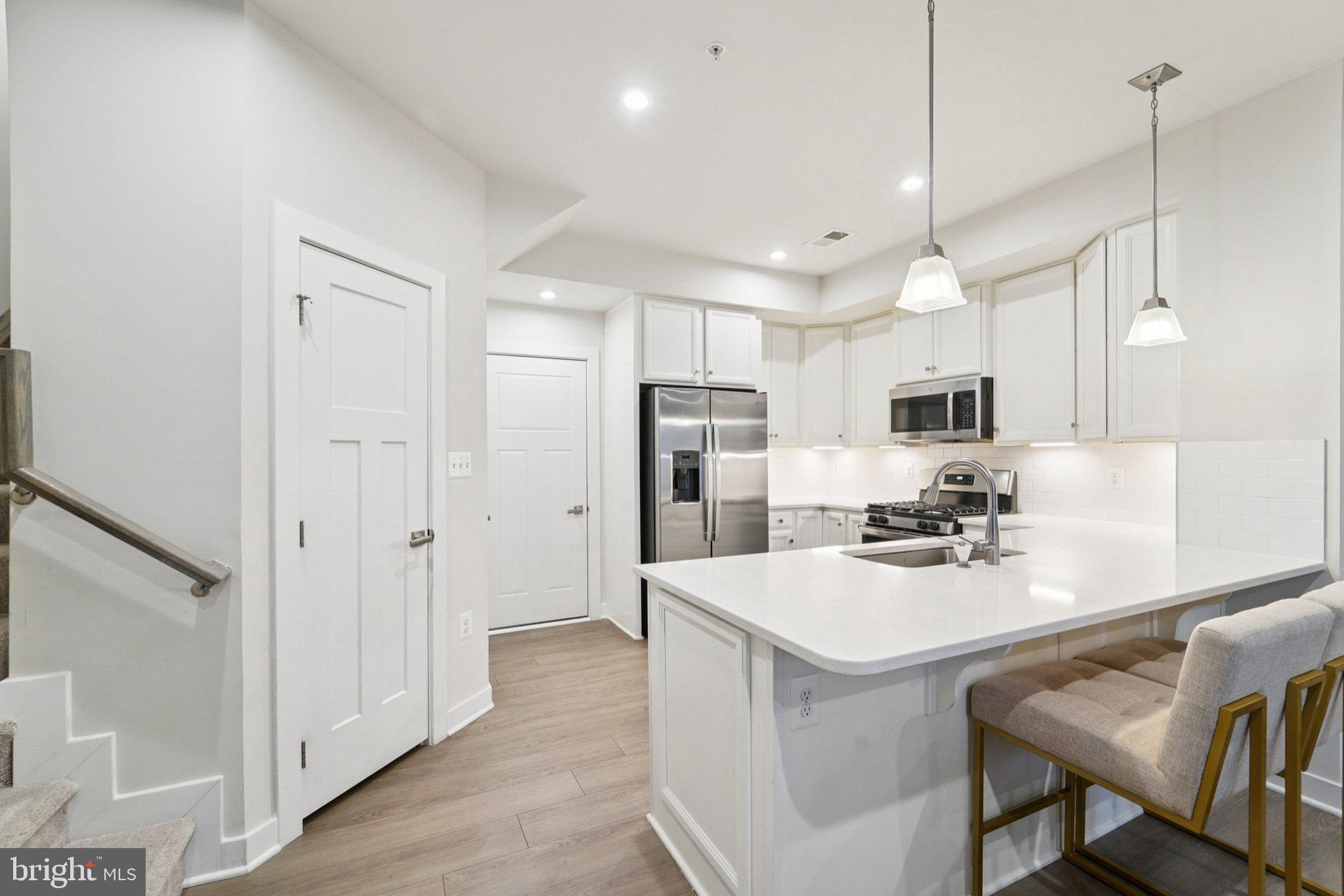 PADDOCK POINTE - Residential