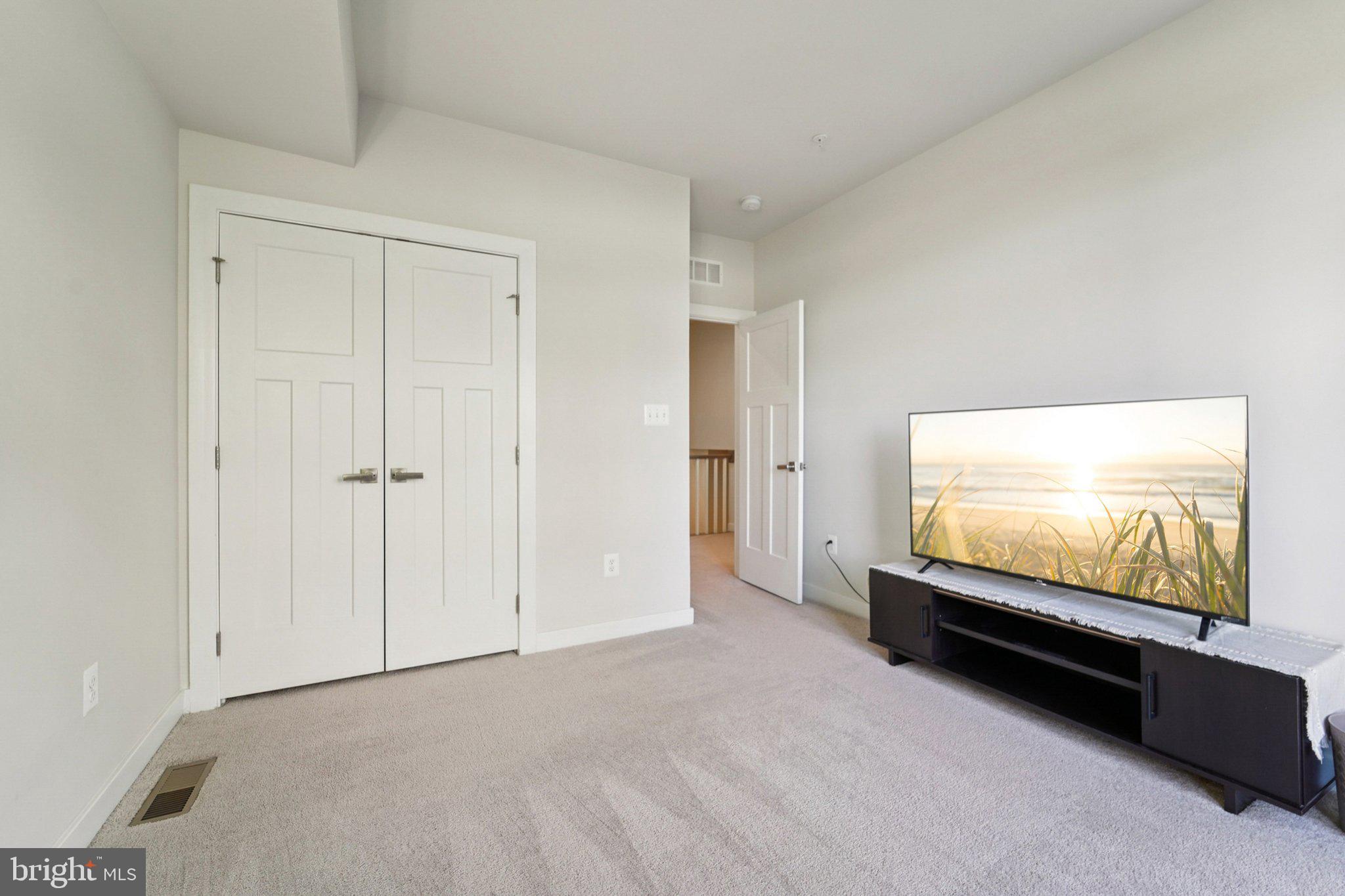 PADDOCK POINTE - Residential