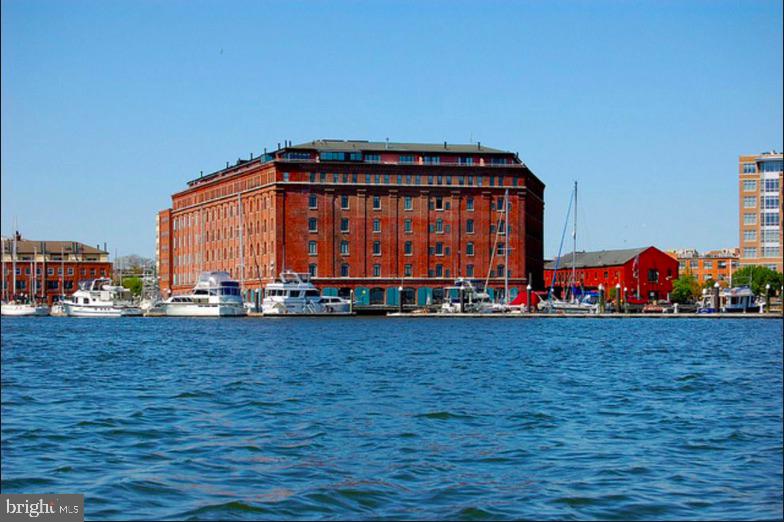 FELLS POINT HISTORIC DISTRICT - Residential Lease
