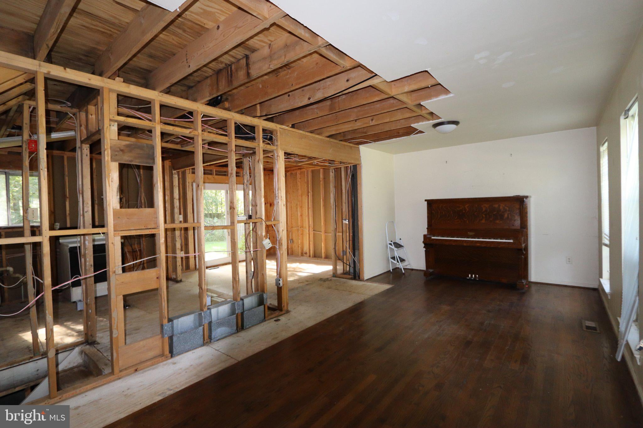 2403 IVYWOOD ROAD
