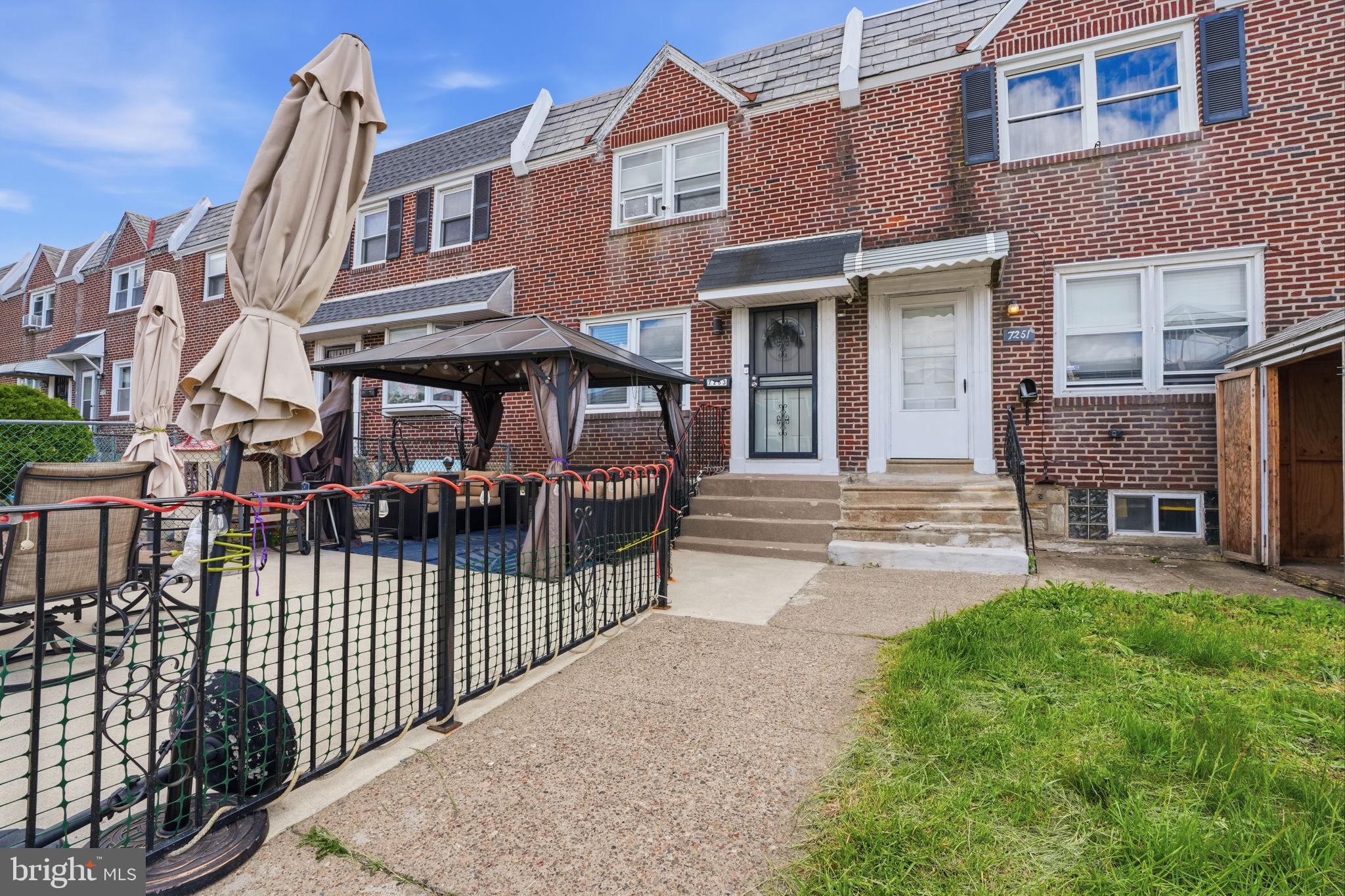 OXFORD CIRCLE - Residential