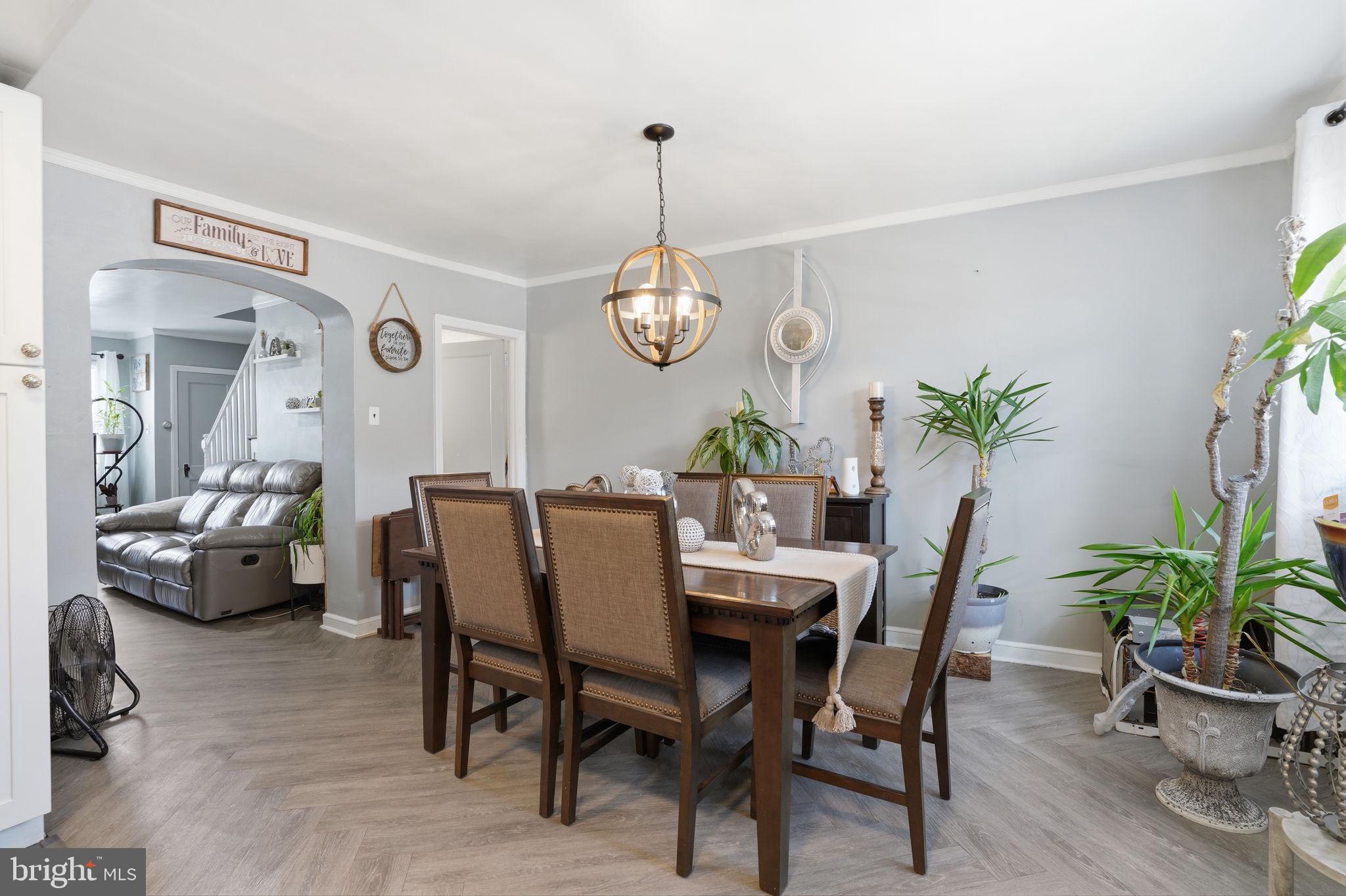 OXFORD CIRCLE - Residential