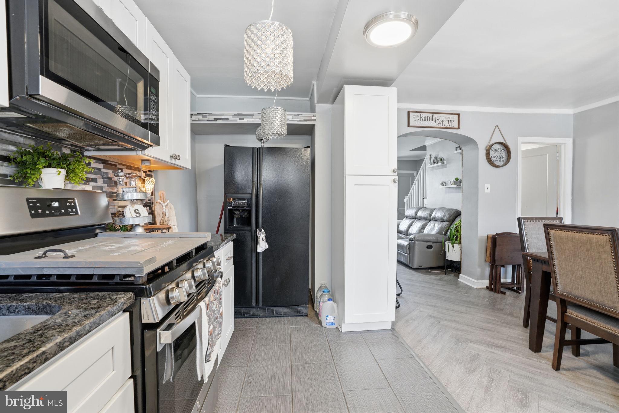 OXFORD CIRCLE - Residential