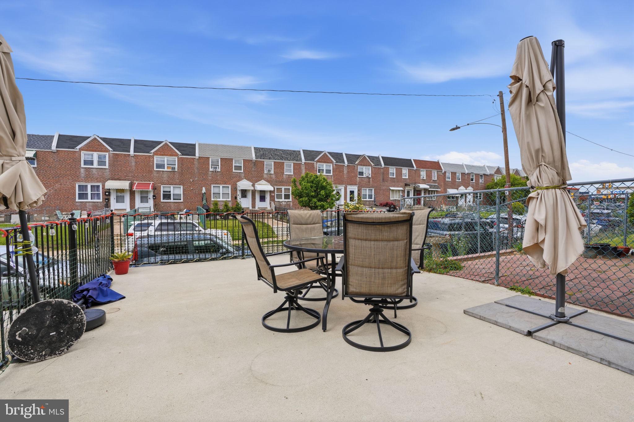 OXFORD CIRCLE - Residential