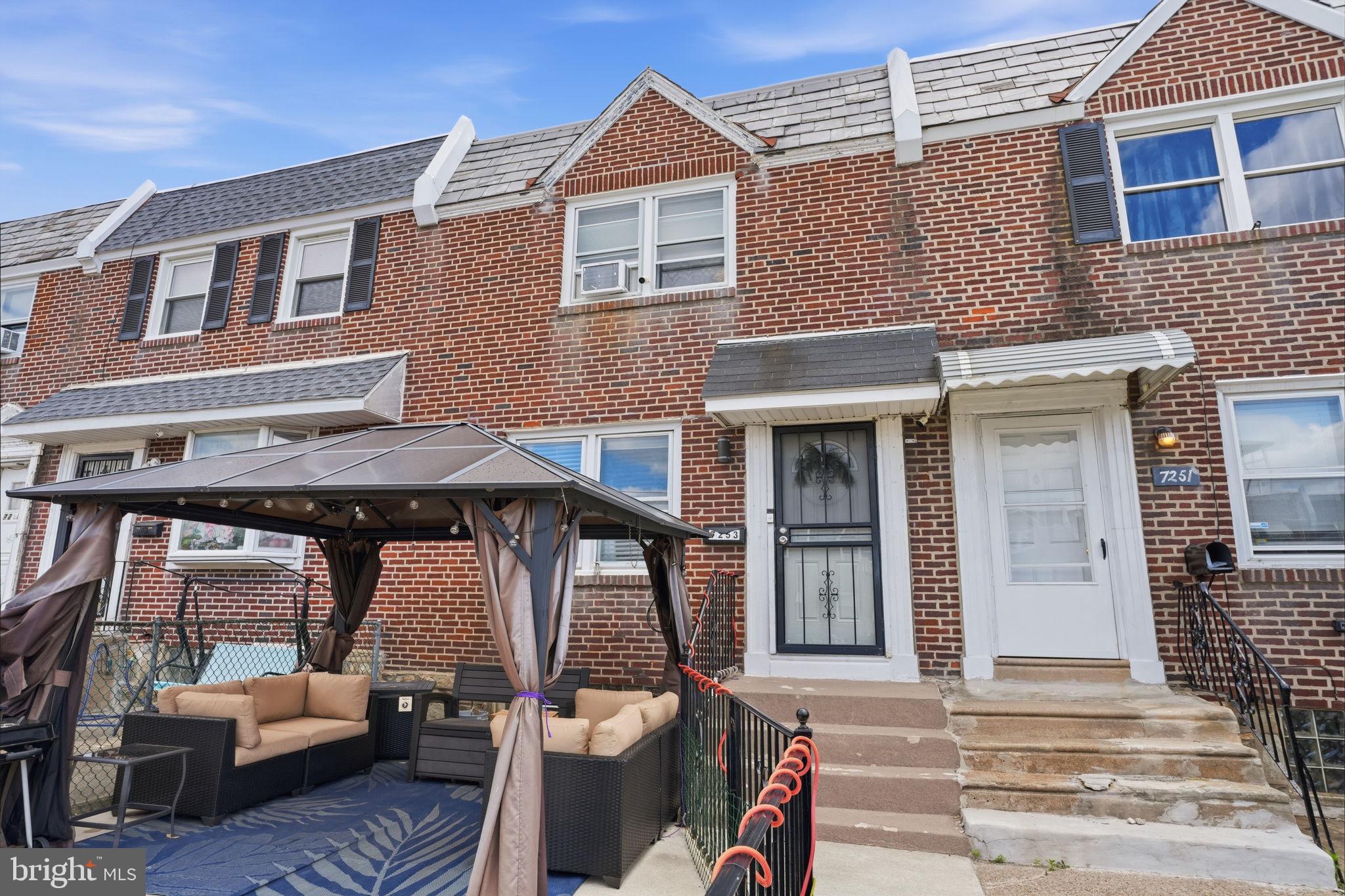 OXFORD CIRCLE - Residential
