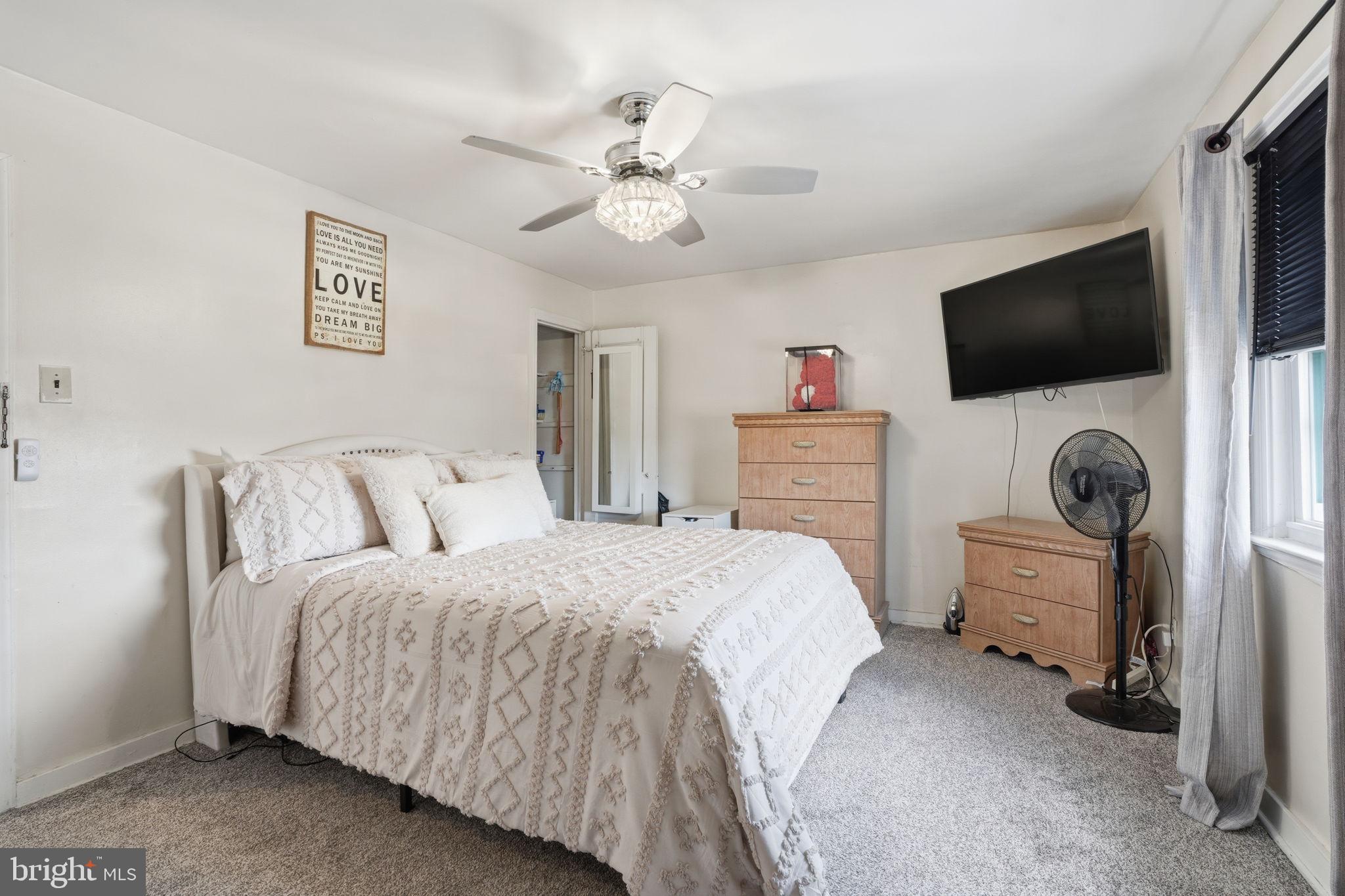 OXFORD CIRCLE - Residential